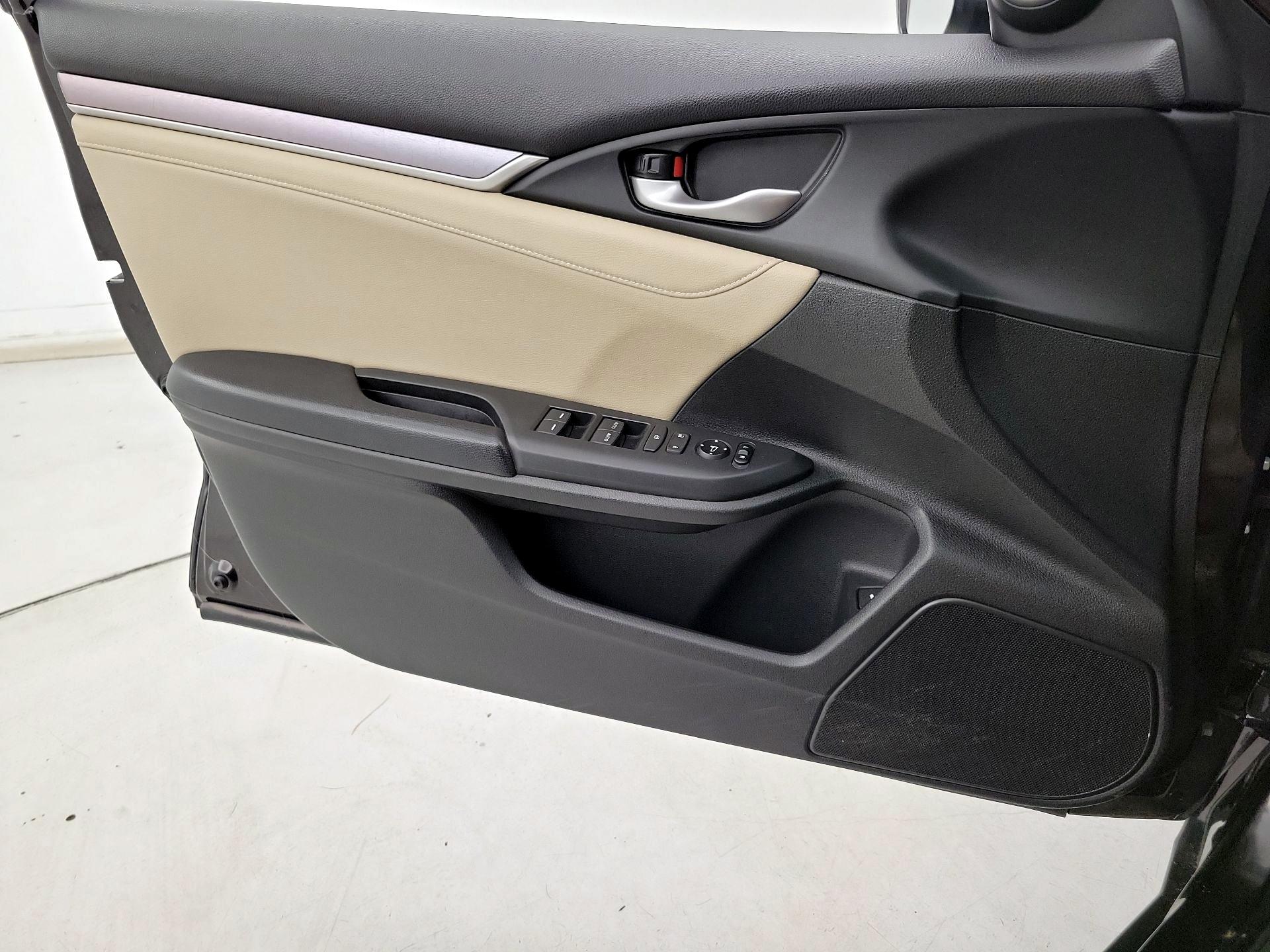 Thumbnail: 2016 Honda Civic - 12