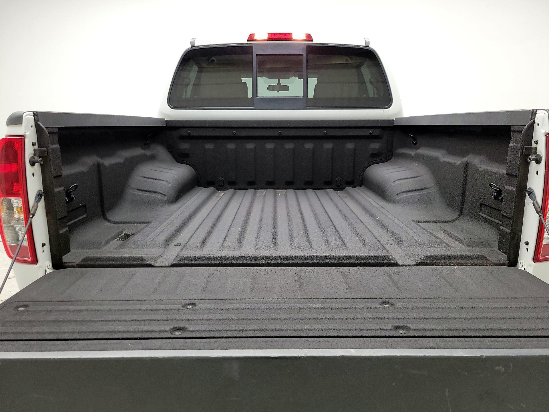 Thumbnail: 2016 Nissan Frontier - 18