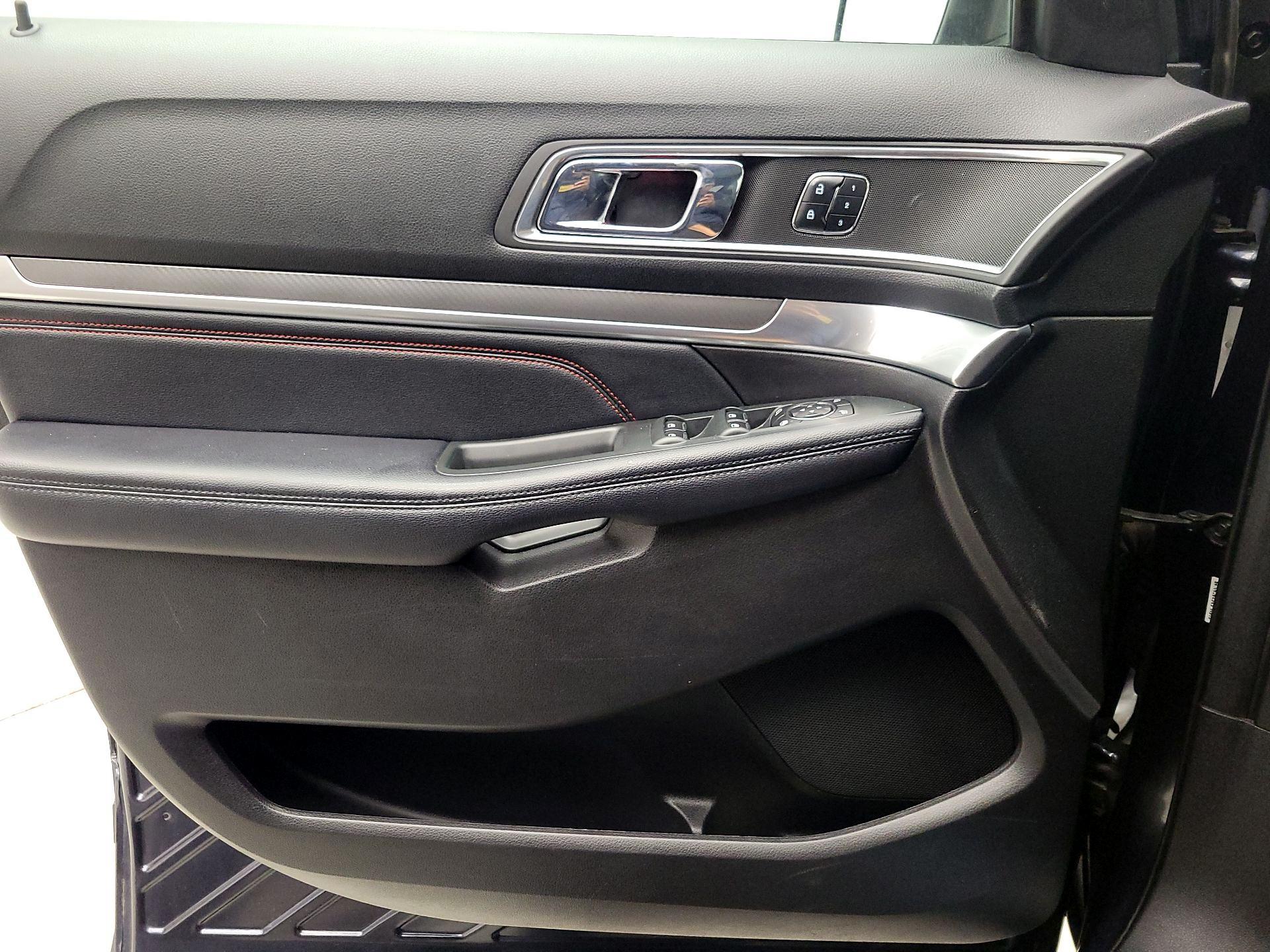 Thumbnail: 2017 Ford Explorer - 12