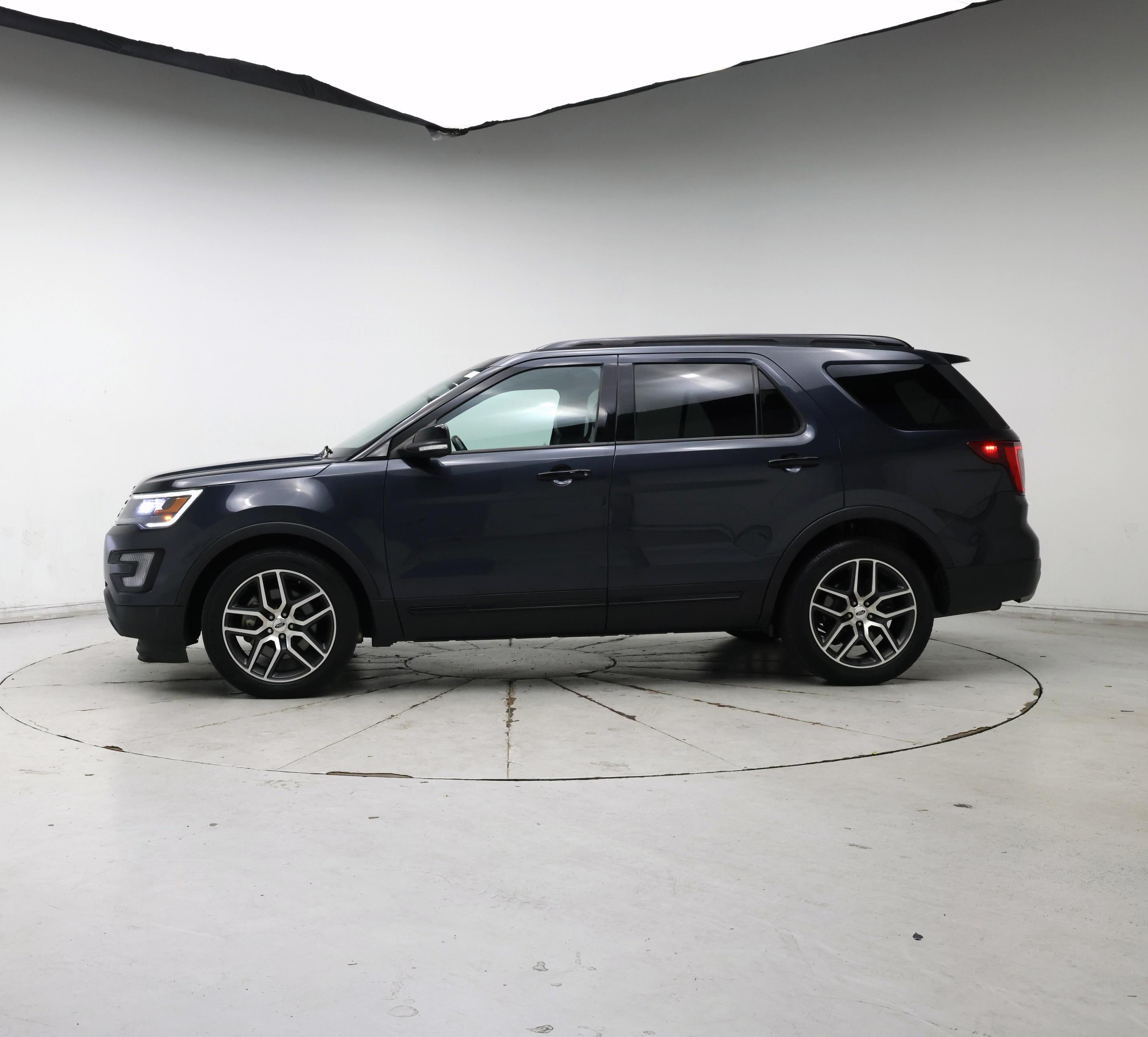 Thumbnail: 2017 Ford Explorer - 3