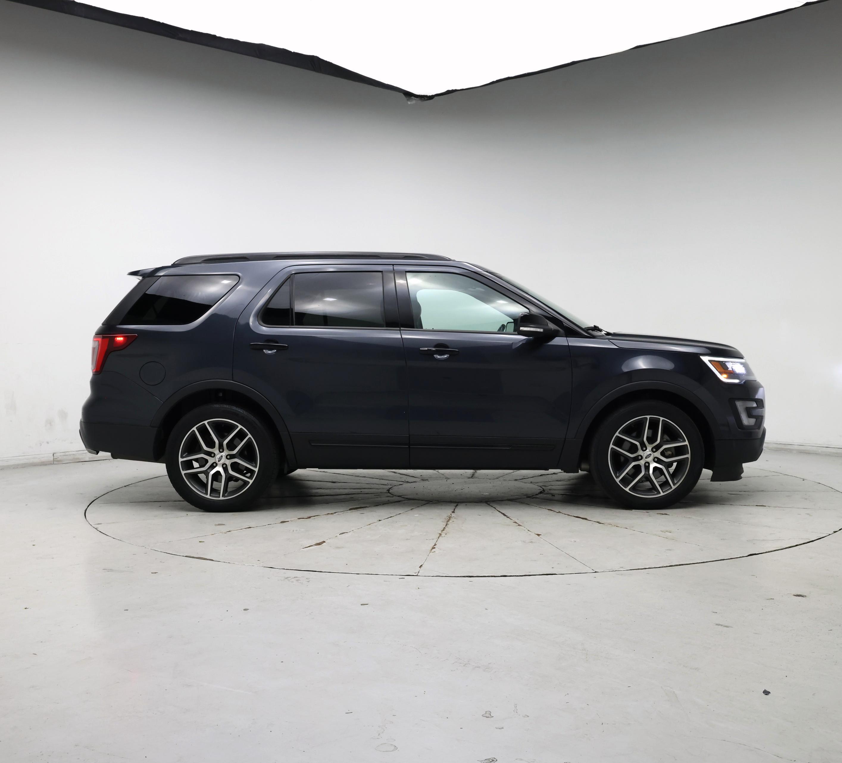 Thumbnail: 2017 Ford Explorer - 7