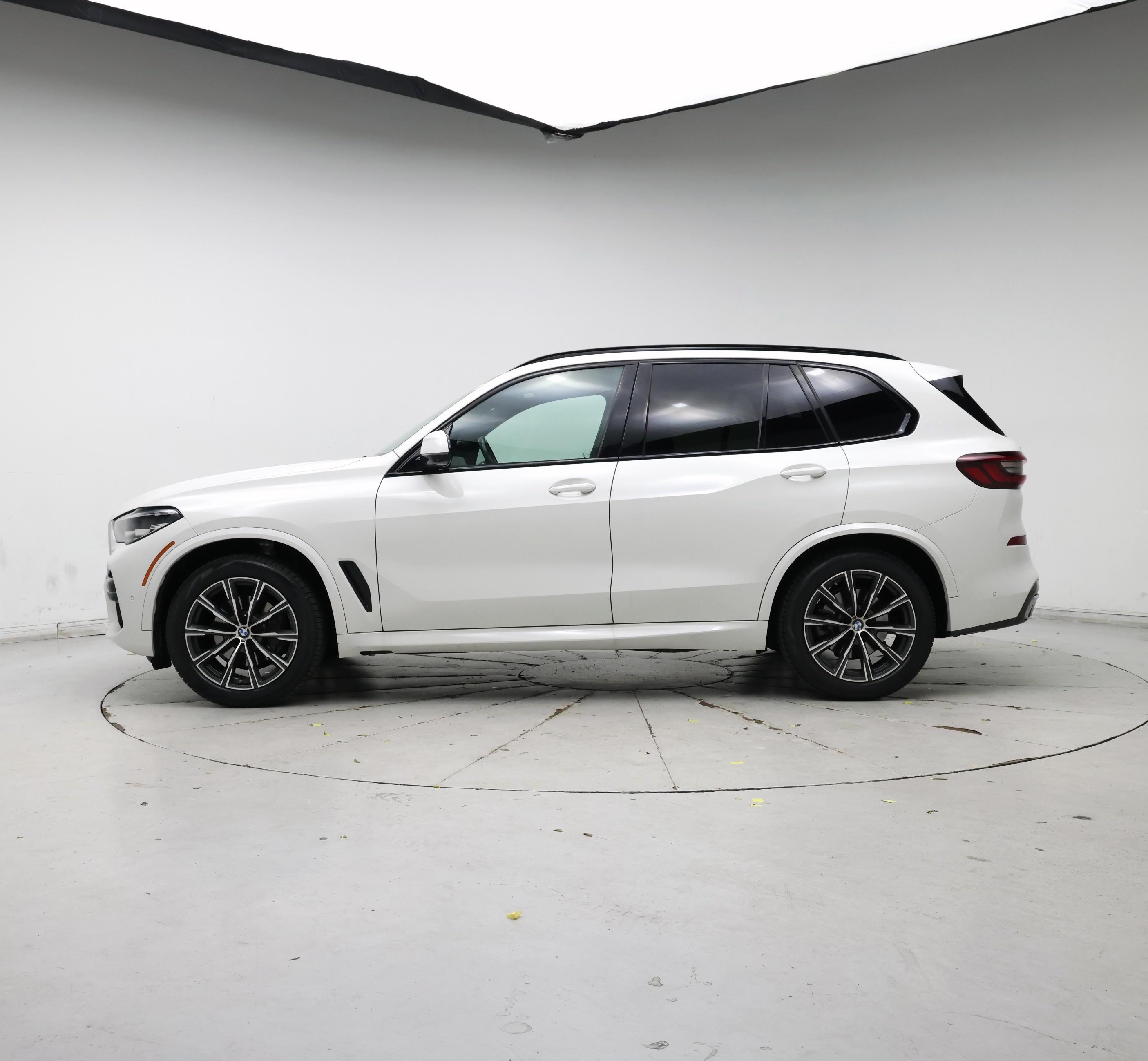 Thumbnail: 2021 BMW X5 - 3