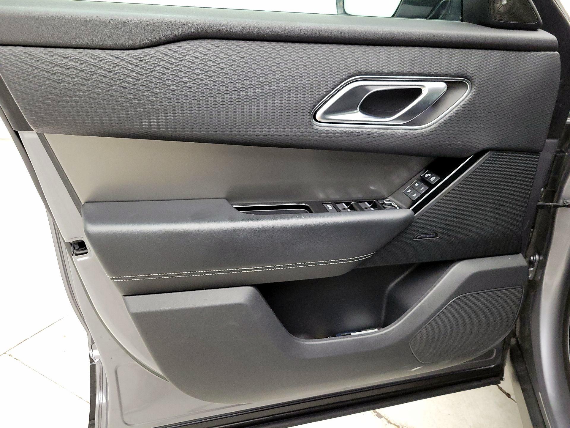 Thumbnail: 2020 Land Rover Range Rover Velar - 12