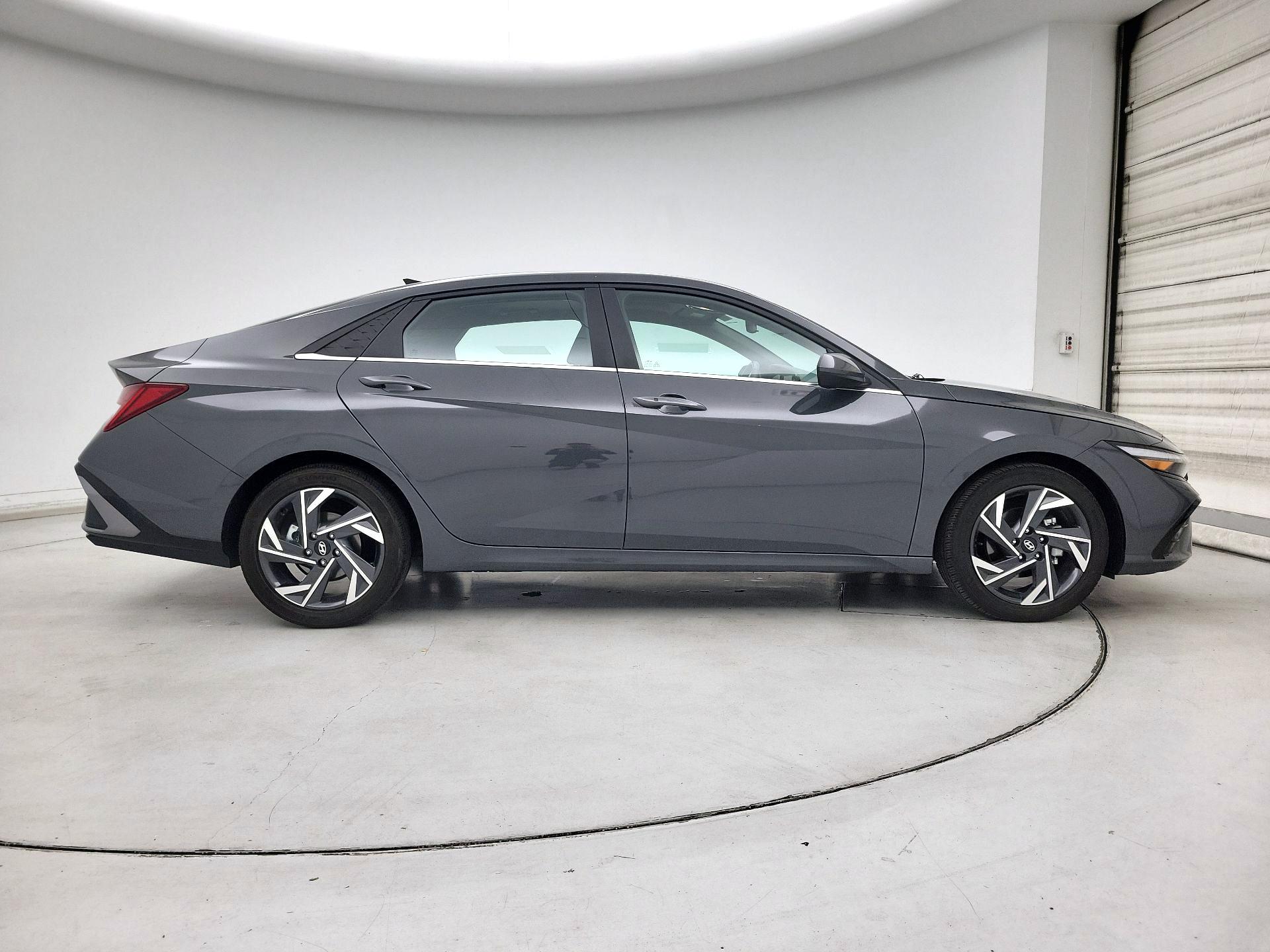 Thumbnail: 2024 Hyundai Elantra - 4