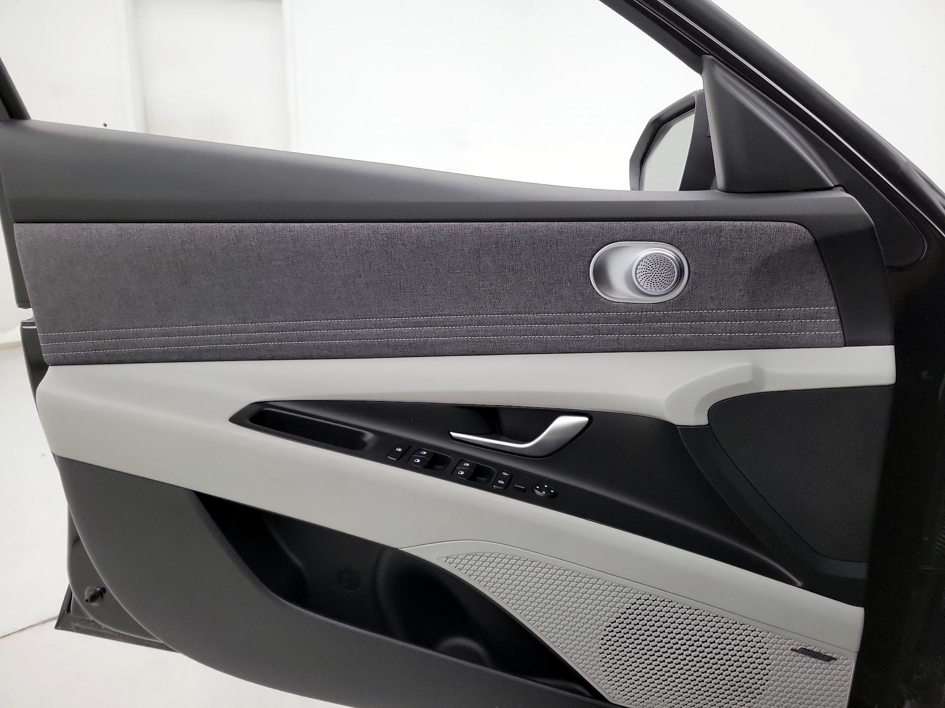 Thumbnail: 2024 Hyundai Elantra - 12