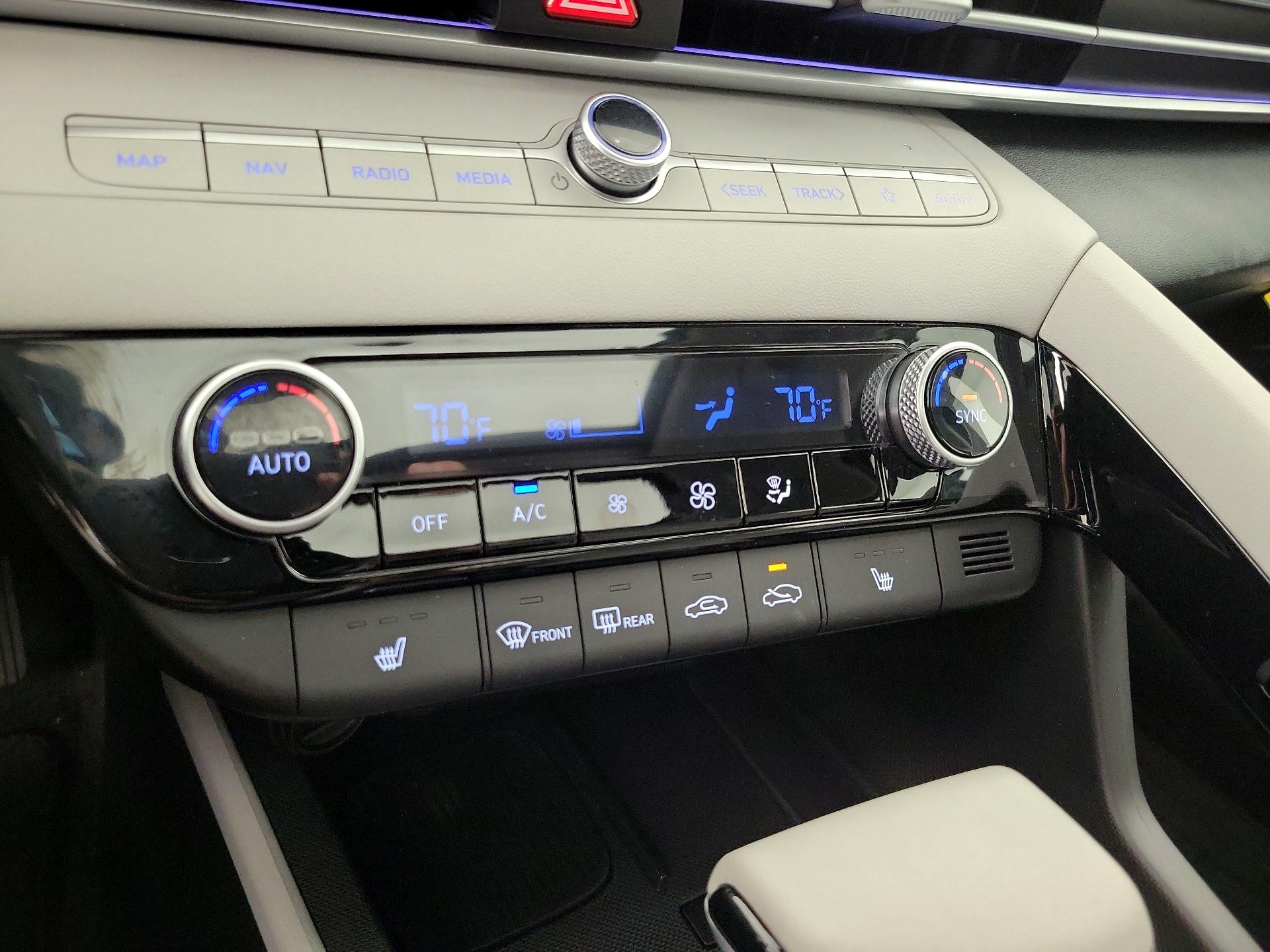 Thumbnail: 2024 Hyundai Elantra - 17
