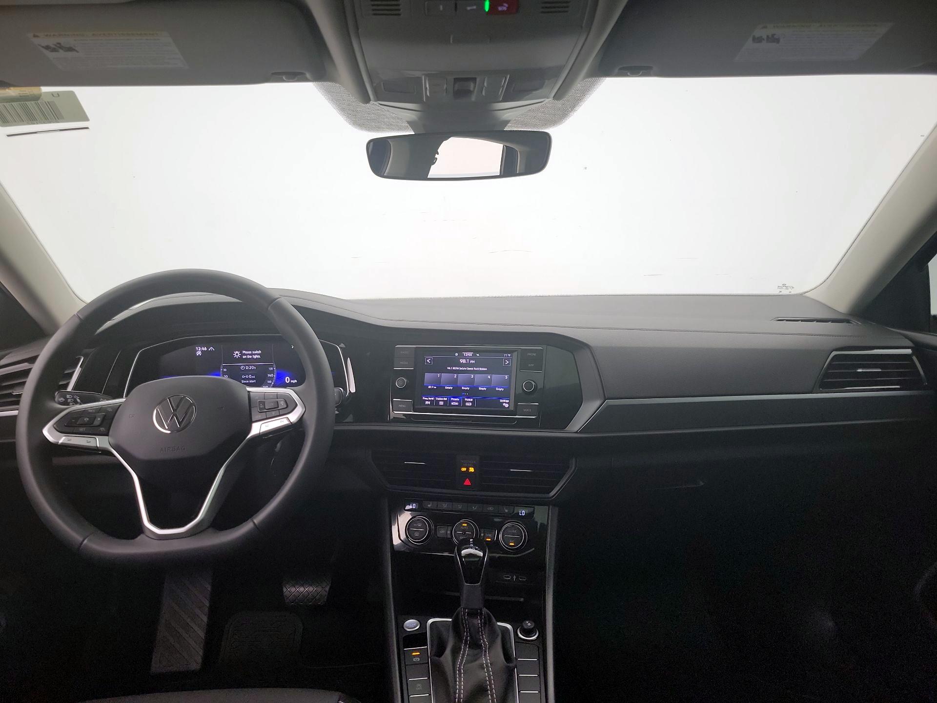 Thumbnail: 2024 Volkswagen Jetta - 9