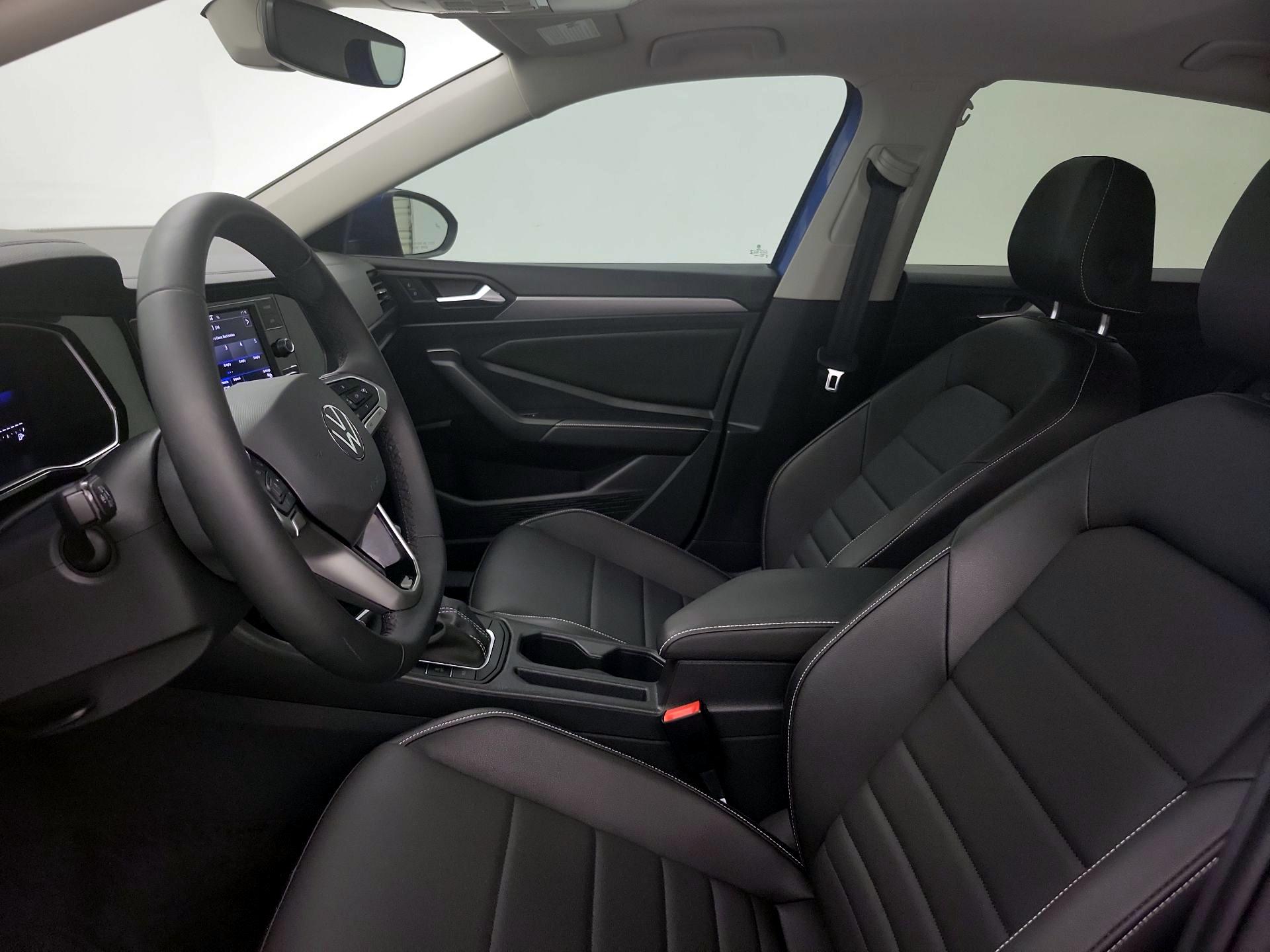 Thumbnail: 2024 Volkswagen Jetta - 11