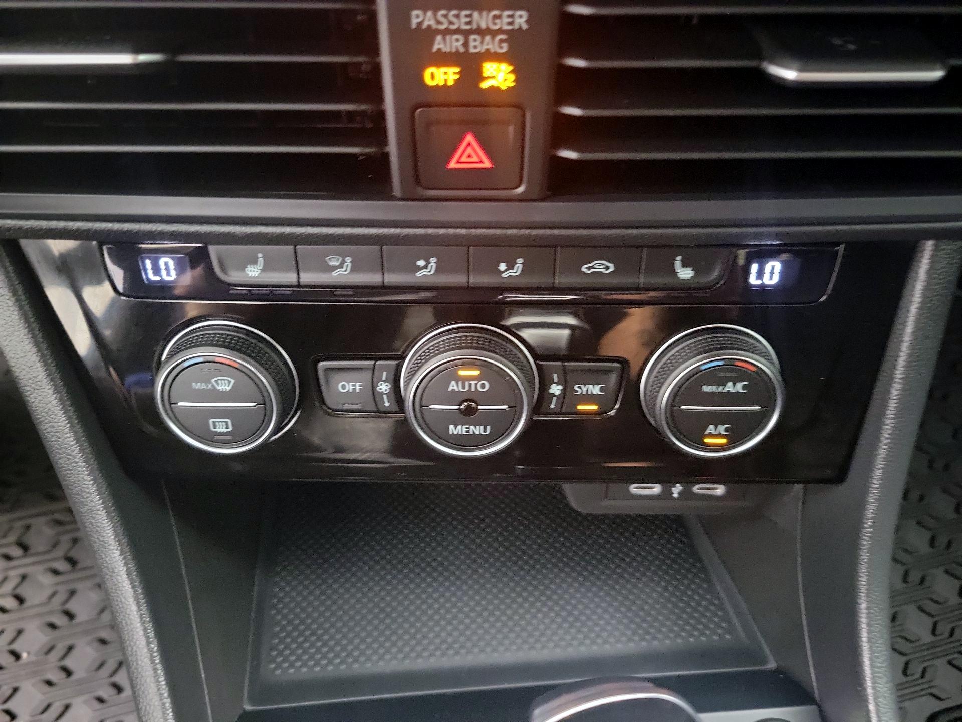 Thumbnail: 2024 Volkswagen Jetta - 16