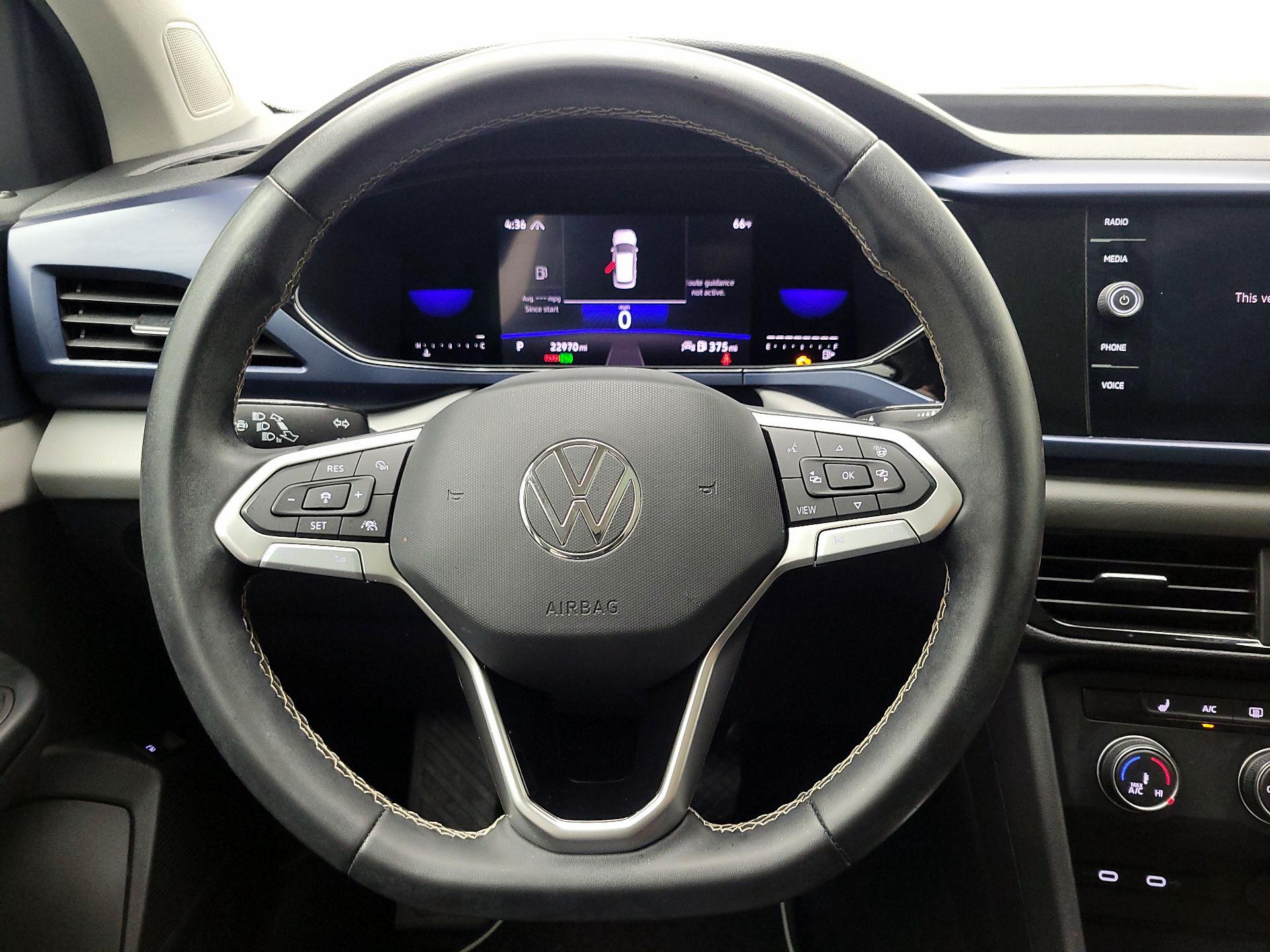 Thumbnail: 2022 Volkswagen Taos - 10
