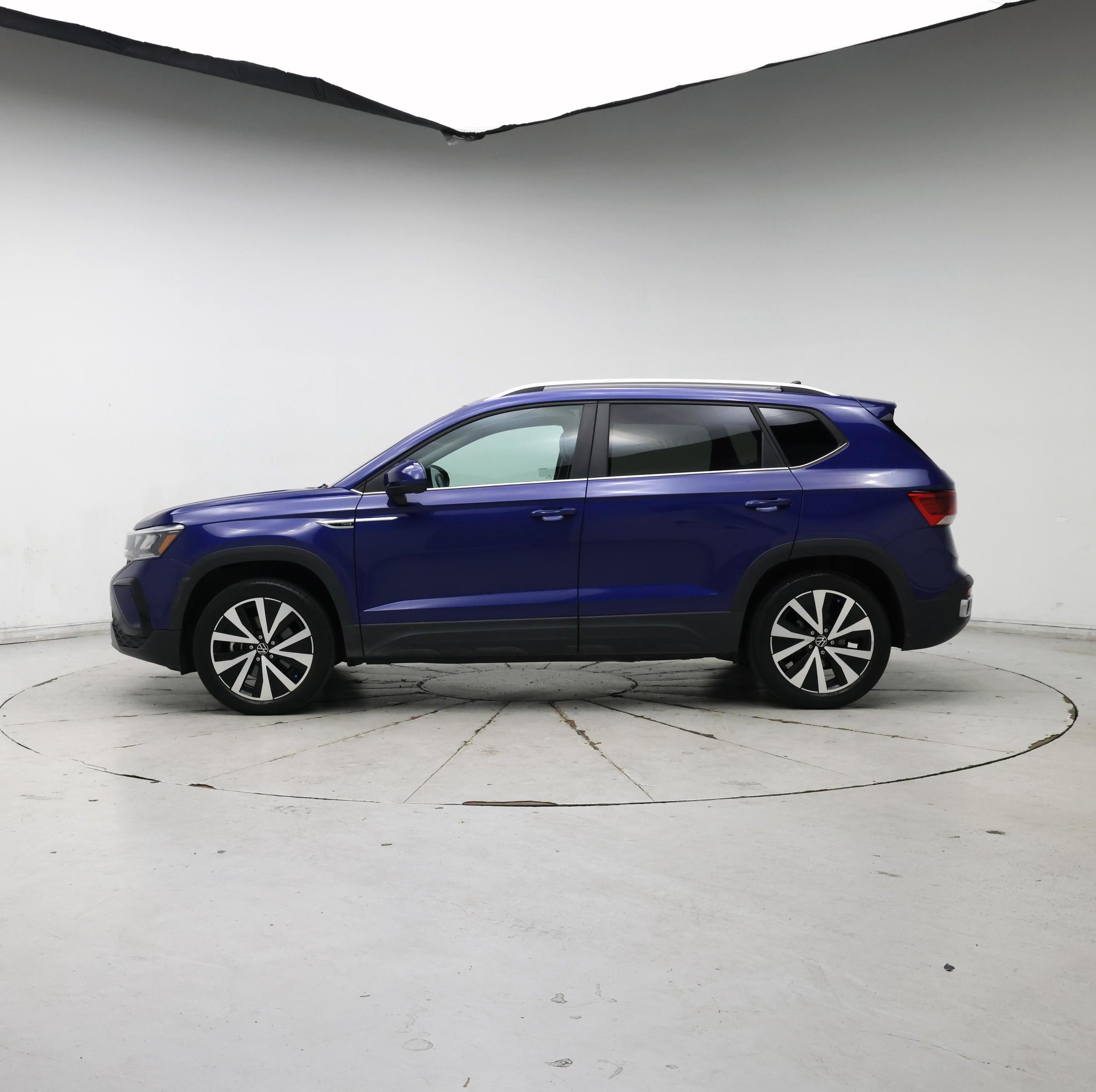 Thumbnail: 2022 Volkswagen Taos - 3