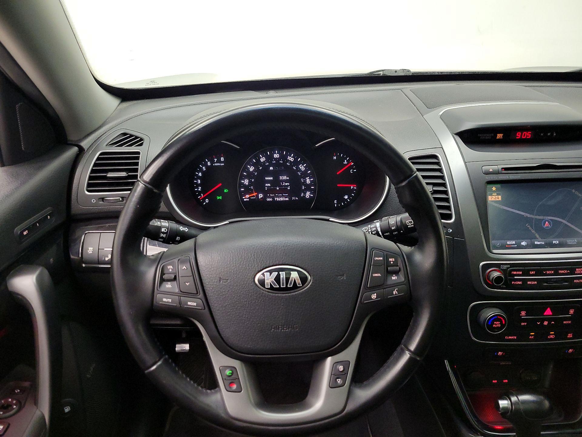 Thumbnail: 2015 Kia Sorento - 10