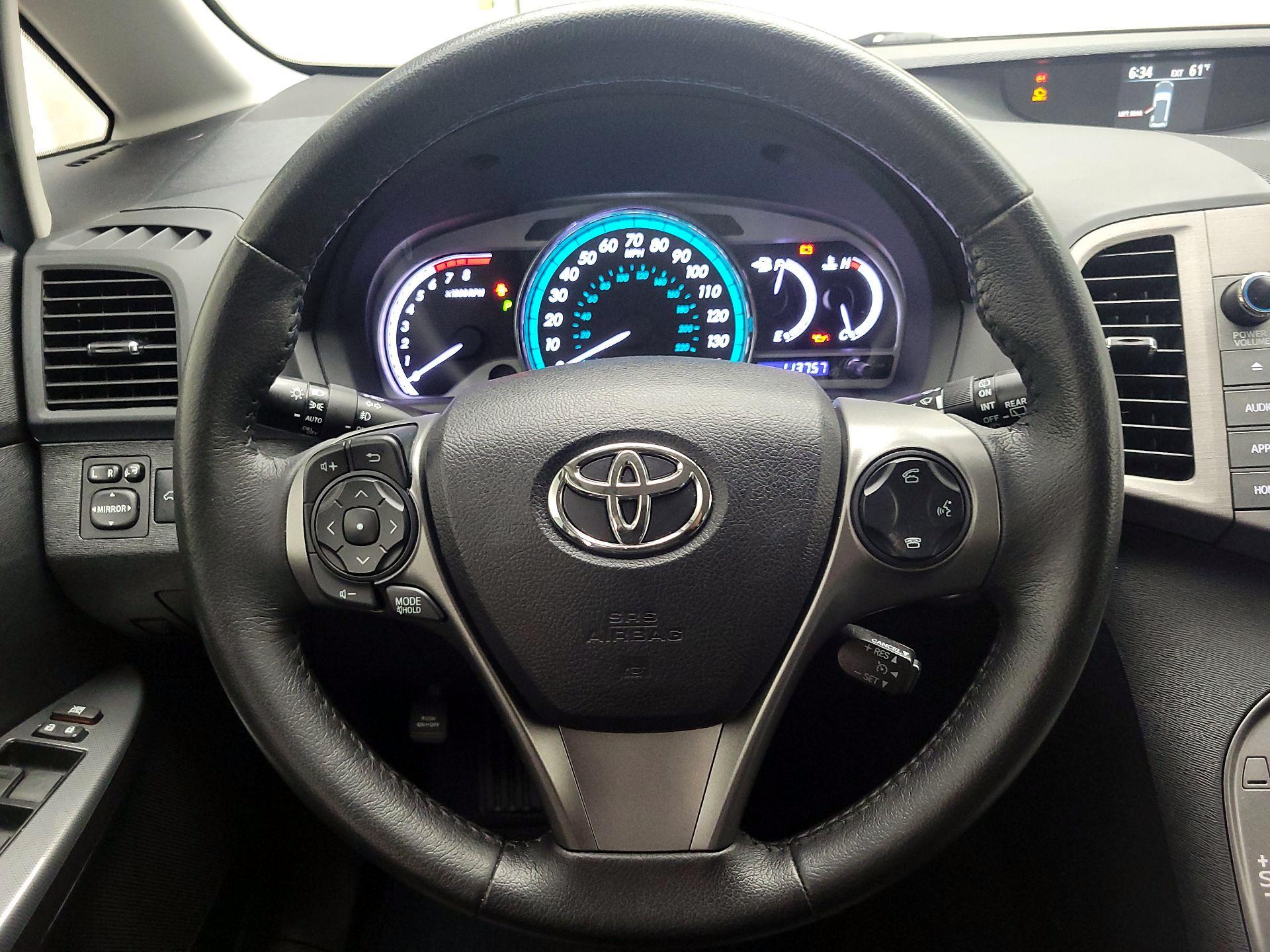 Thumbnail: 2015 Toyota Venza - 10