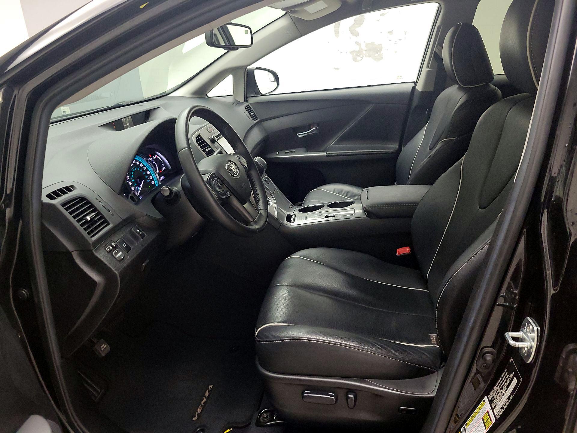 Thumbnail: 2015 Toyota Venza - 11