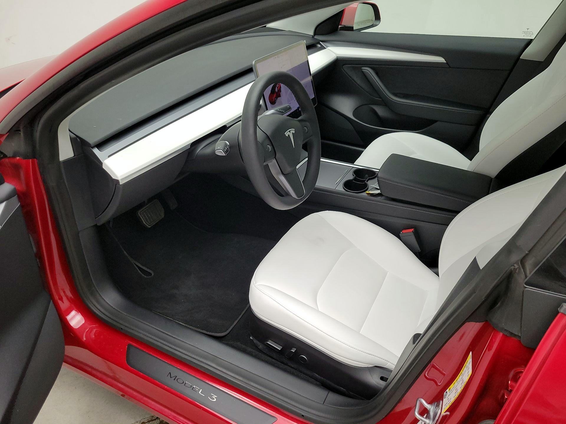Thumbnail: 2022 Tesla Model 3 - 11