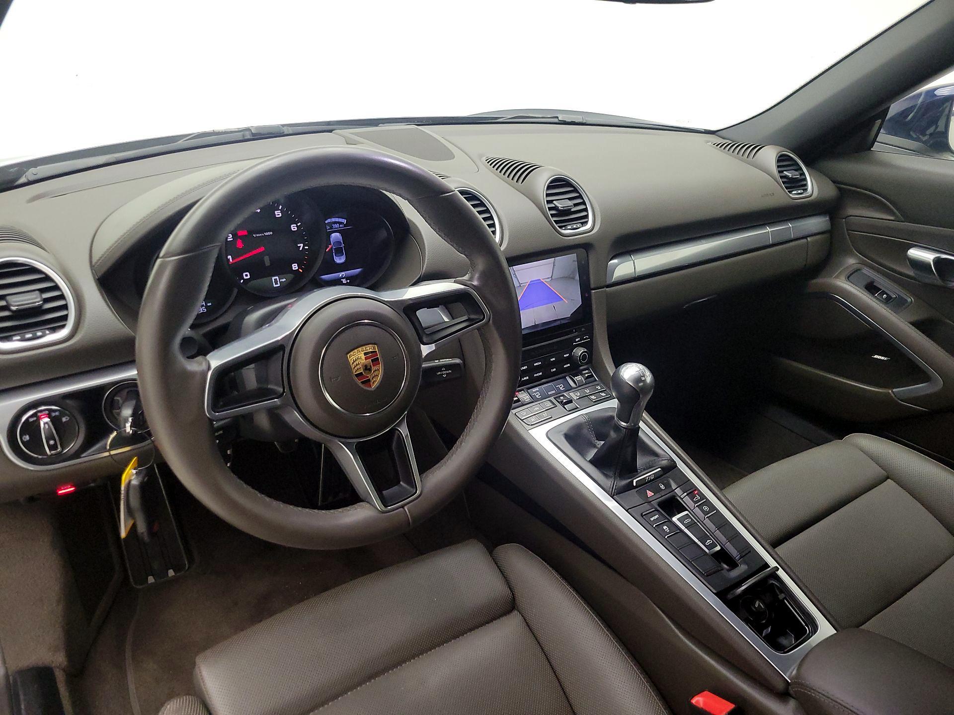 Thumbnail: 2017 Porsche 718 Boxster - 9
