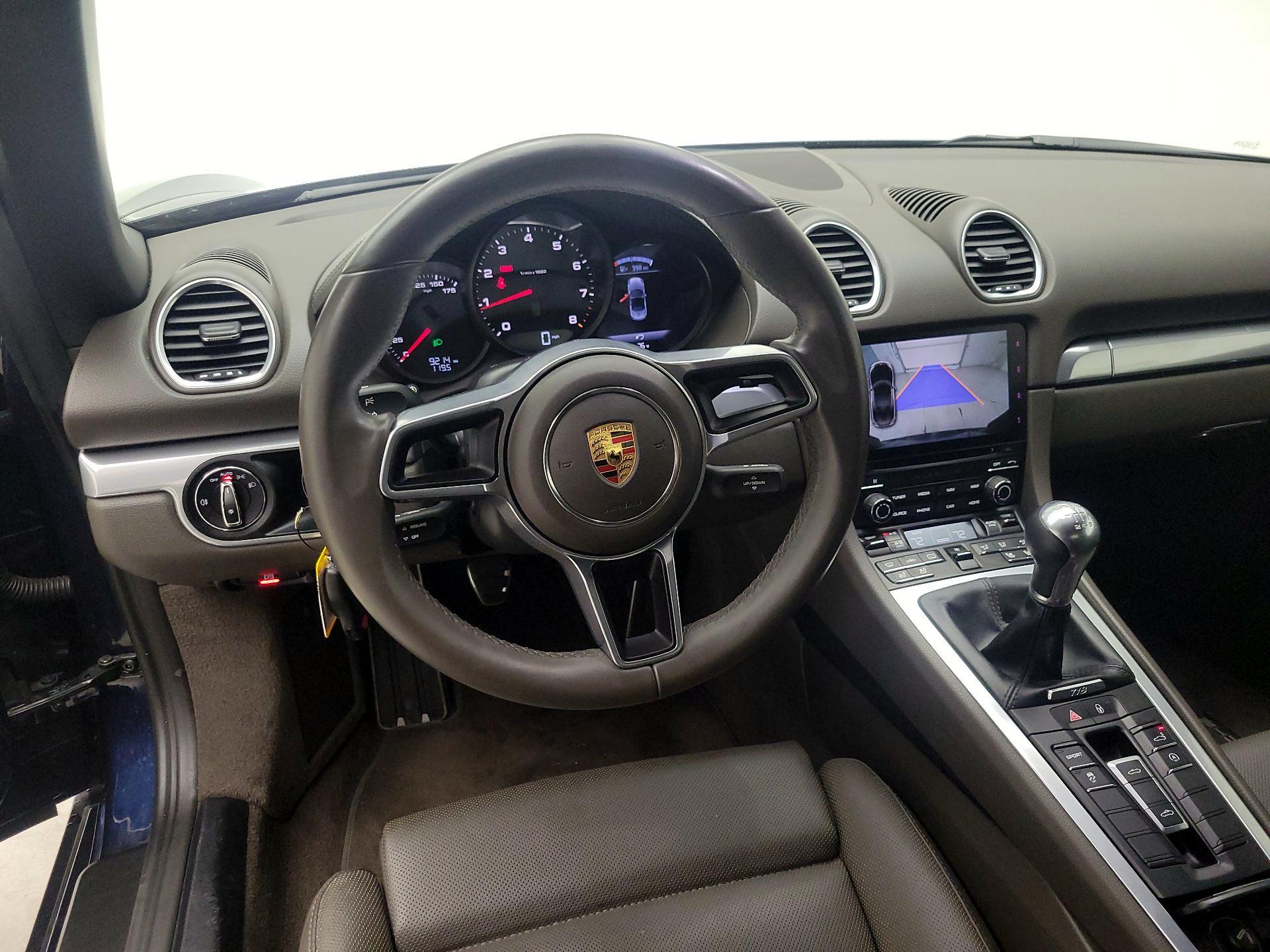 Thumbnail: 2017 Porsche 718 Boxster - 10