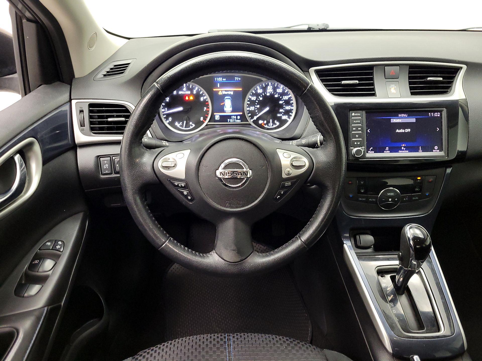 Thumbnail: 2019 Nissan Sentra - 10