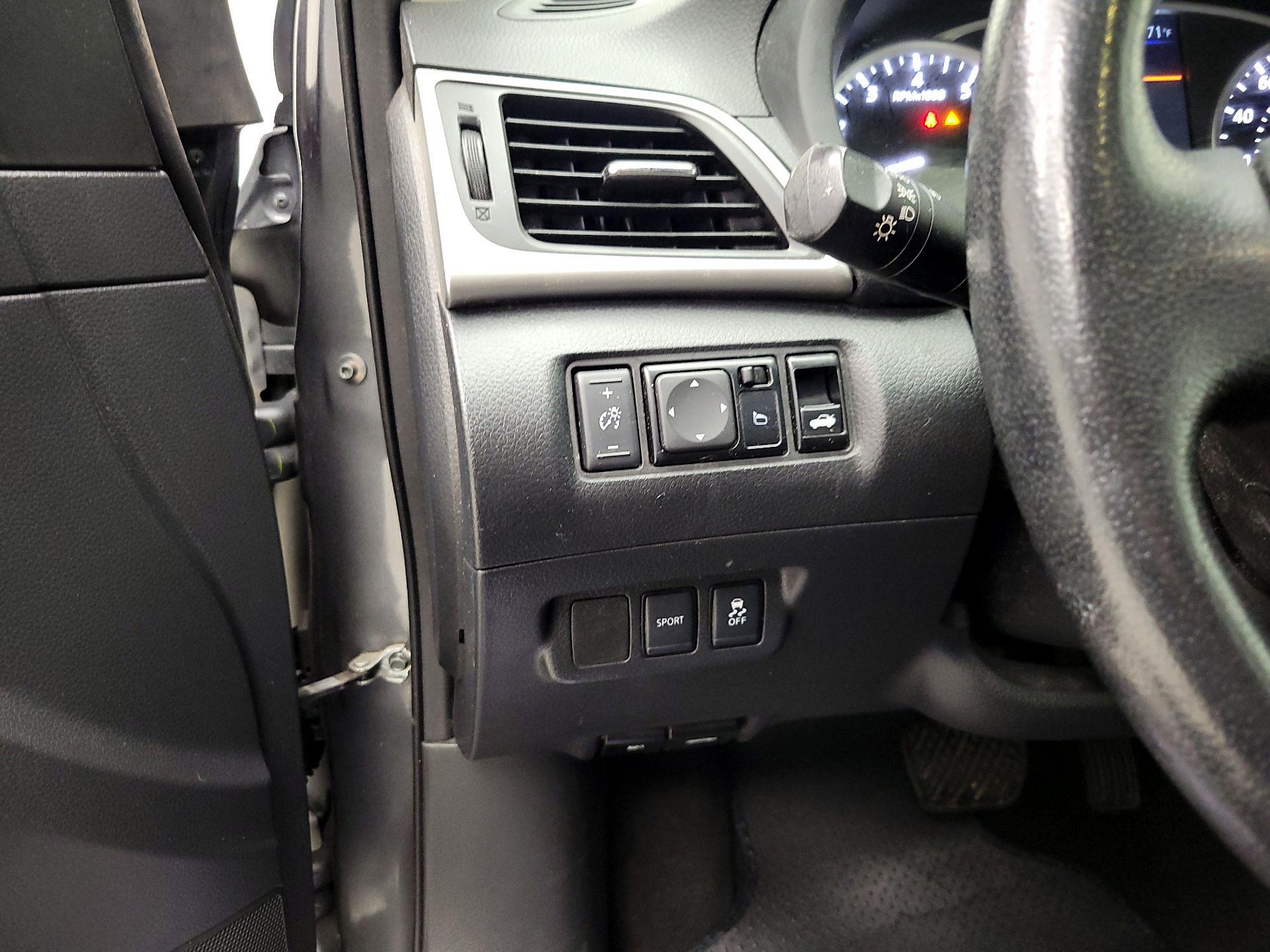 Thumbnail: 2019 Nissan Sentra - 13
