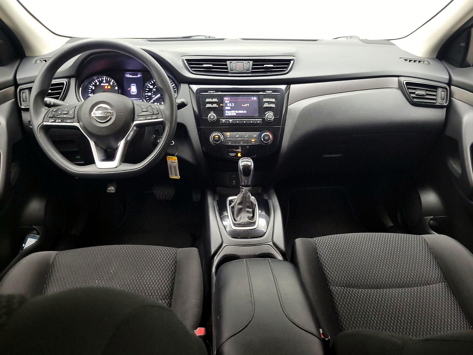 Thumbnail: 2018 Nissan Rogue Sport - 9