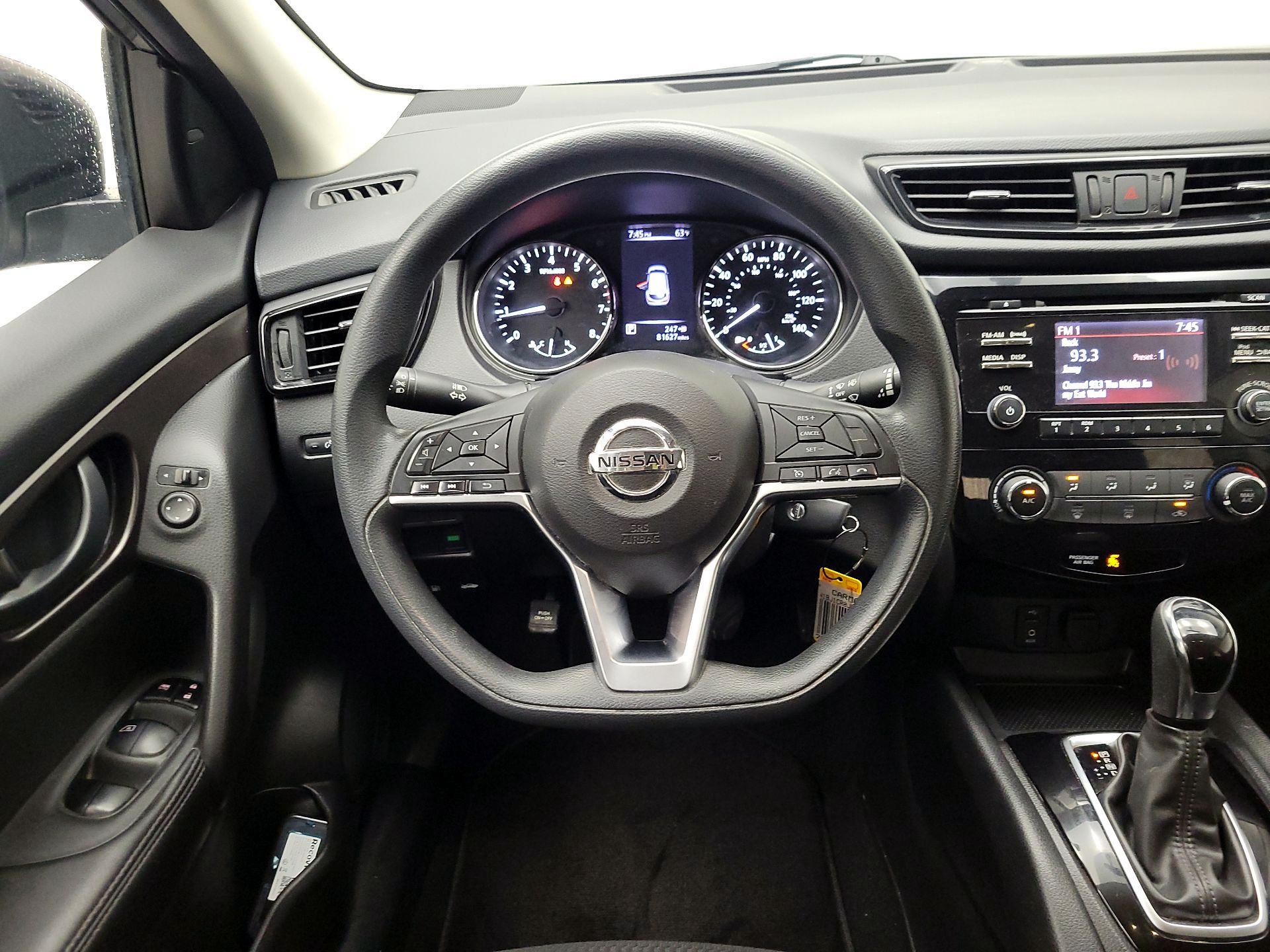 Thumbnail: 2018 Nissan Rogue Sport - 10