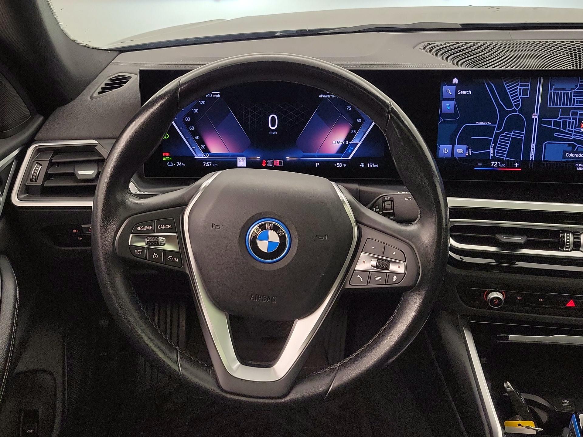Thumbnail: 2022 BMW i4 - 10