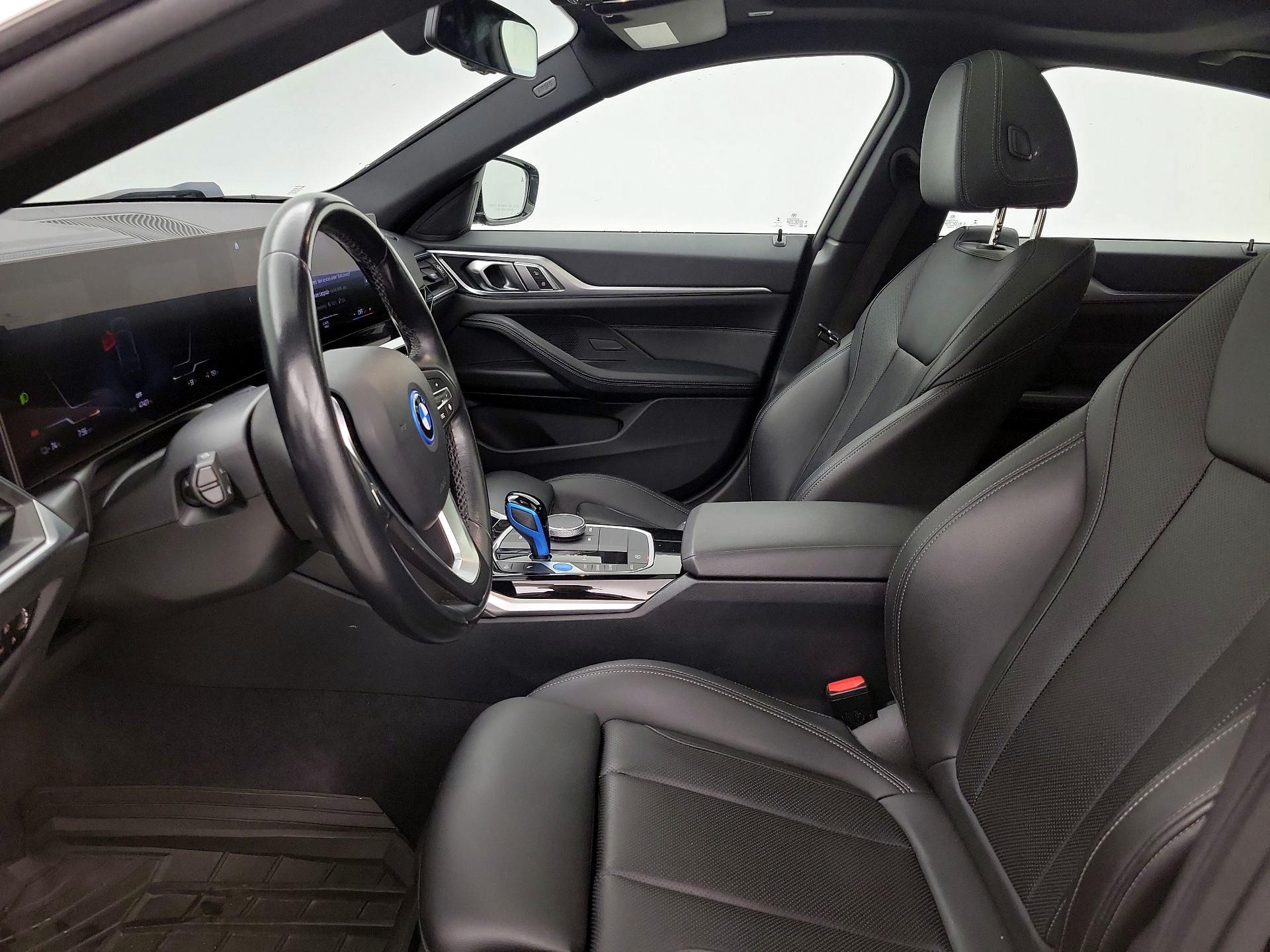 Thumbnail: 2022 BMW i4 - 11