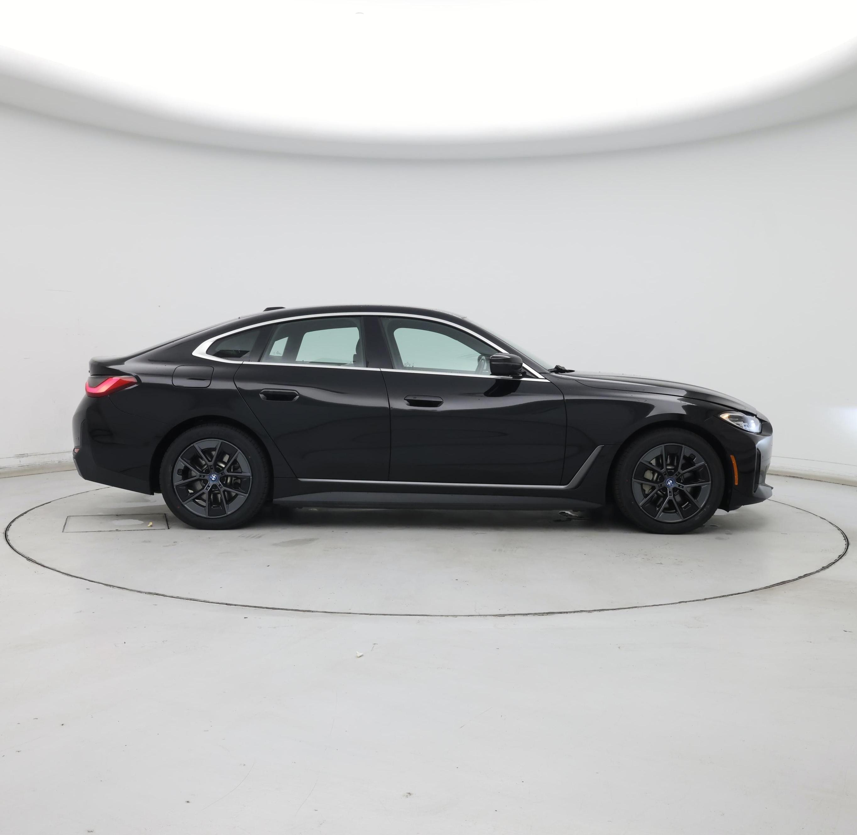 Thumbnail: 2022 BMW i4 - 7