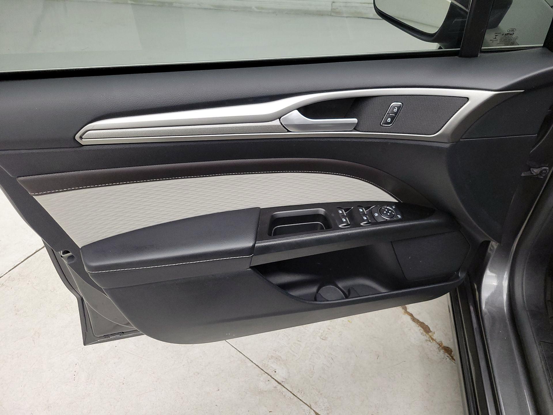 Thumbnail: 2019 Ford Fusion - 12