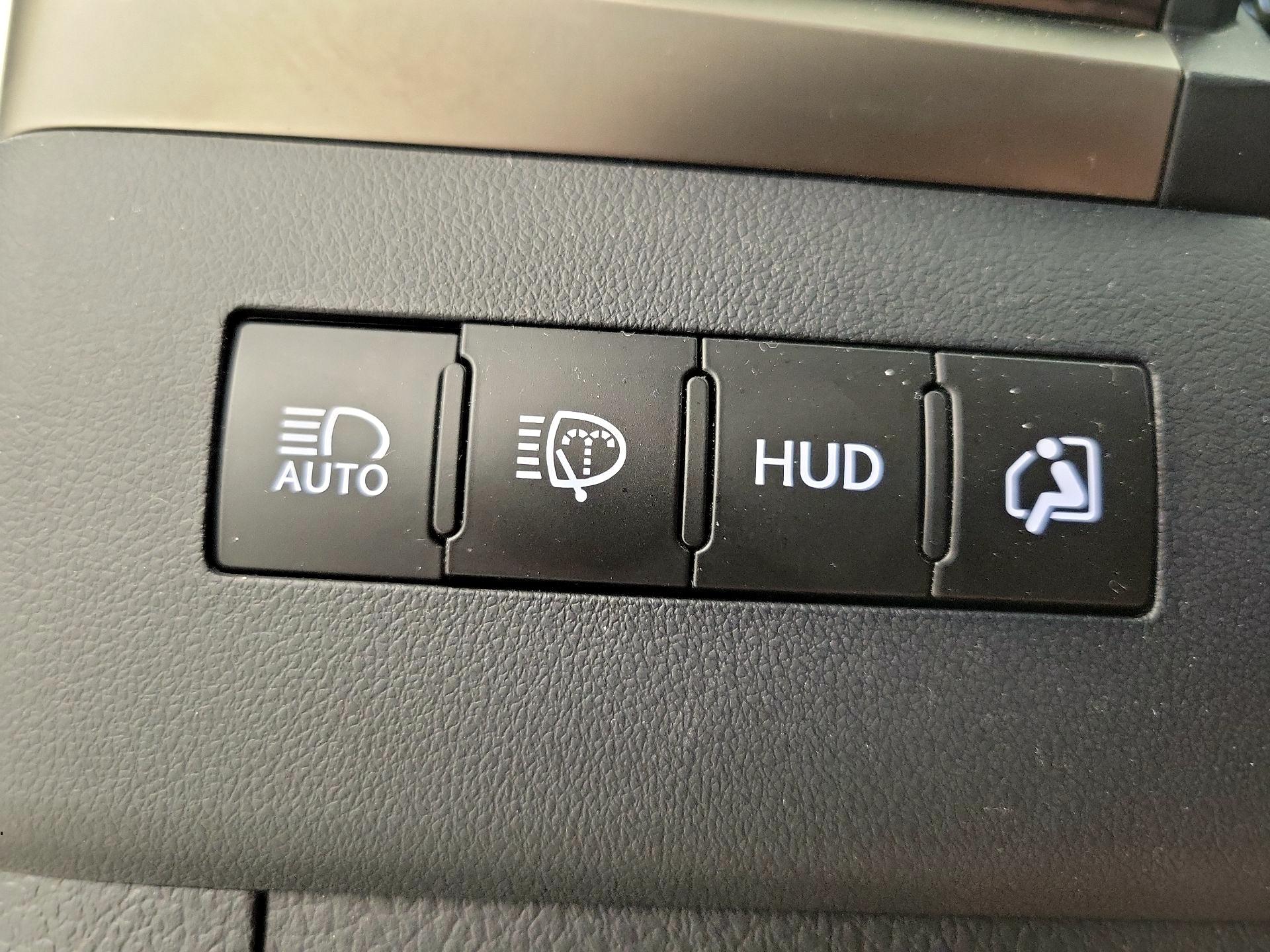 Thumbnail: 2021 Lexus LX - 13