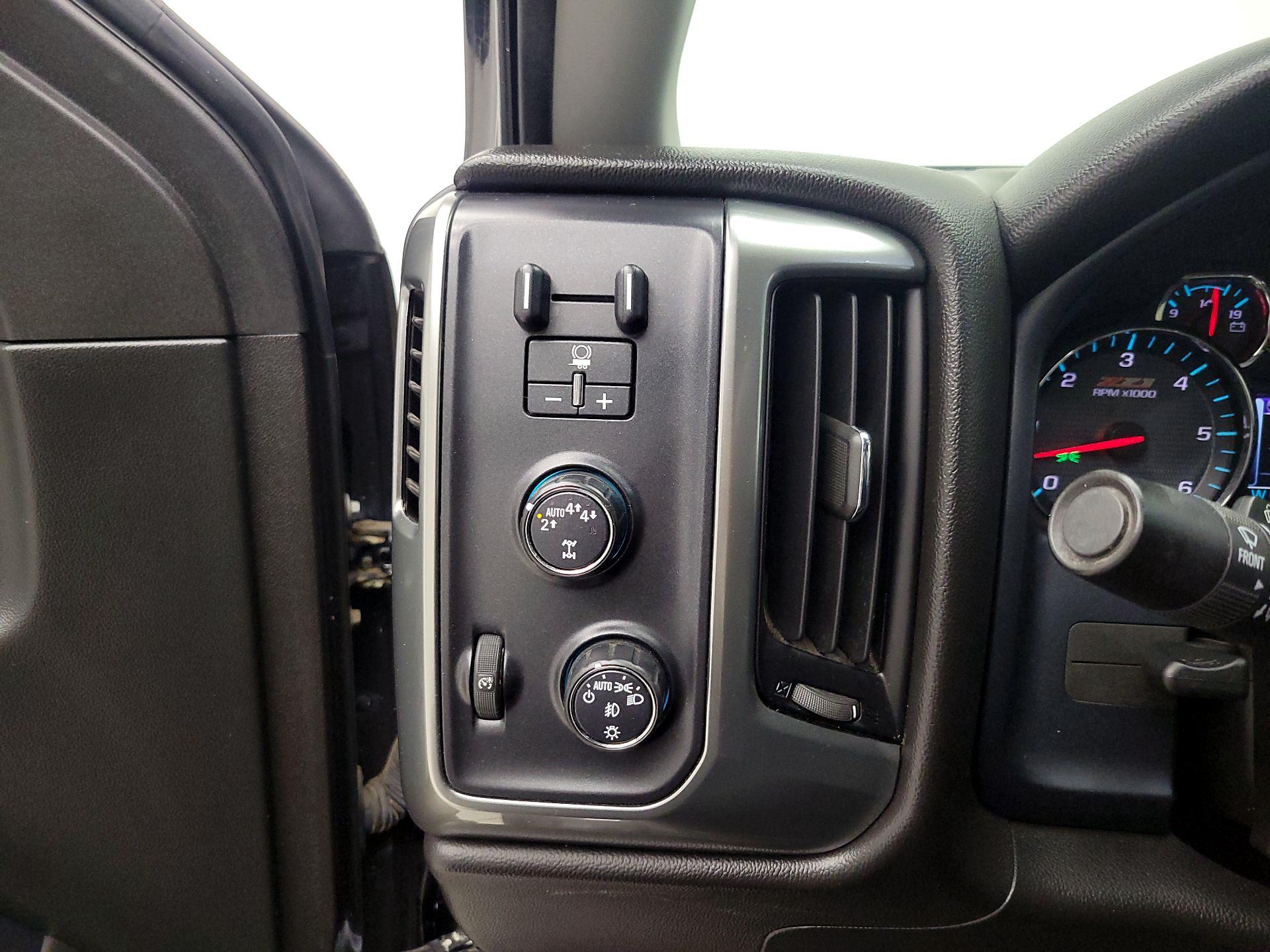 Thumbnail: 2017 Chevrolet Silverado 1500 - 13