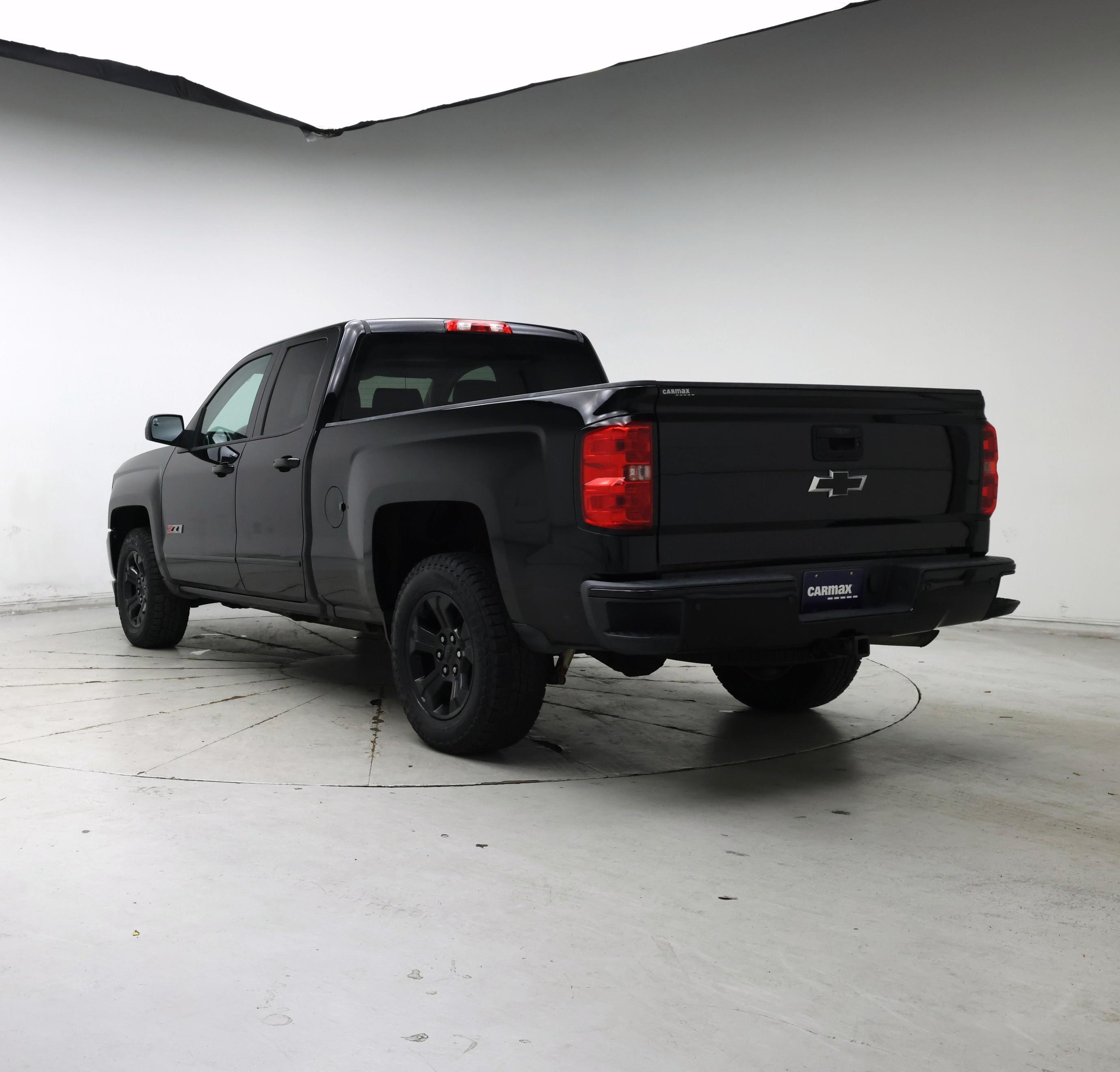 Thumbnail: 2017 Chevrolet Silverado 1500 - 2
