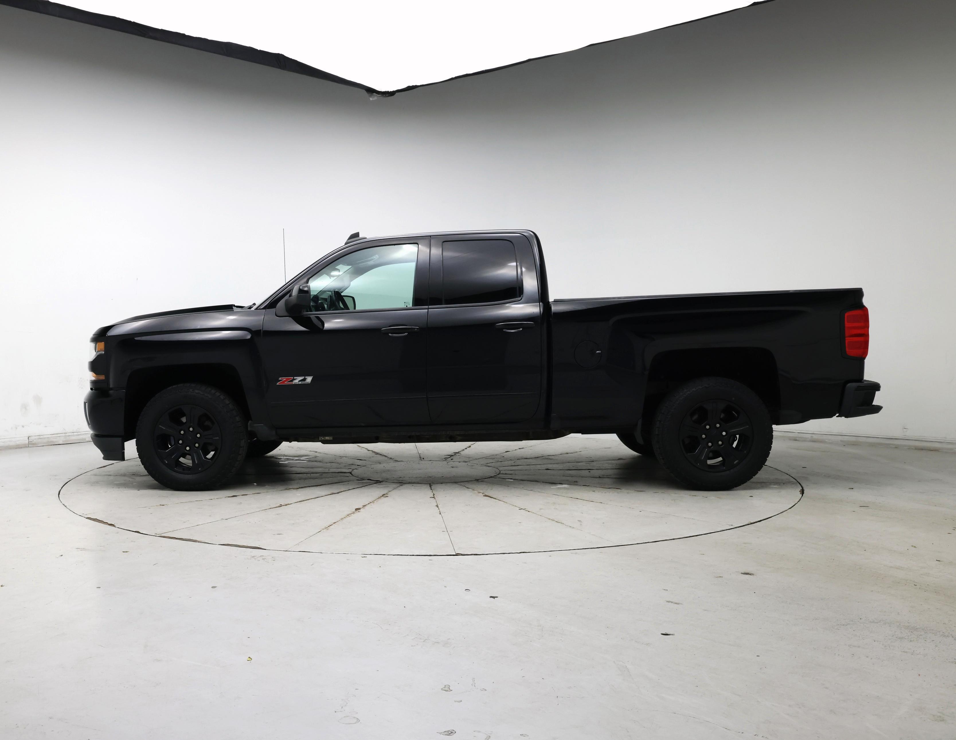 Thumbnail: 2017 Chevrolet Silverado 1500 - 3