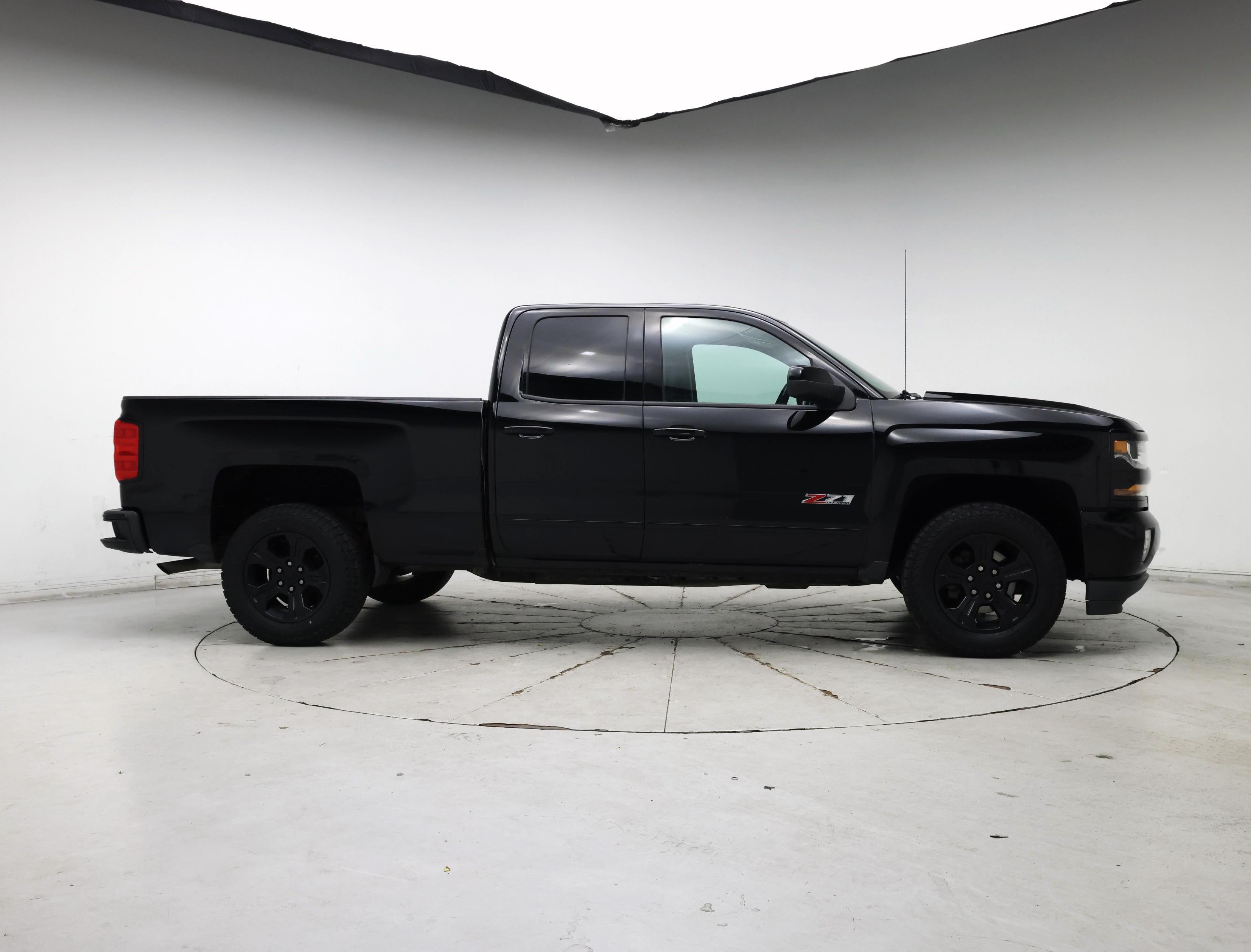 Thumbnail: 2017 Chevrolet Silverado 1500 - 7