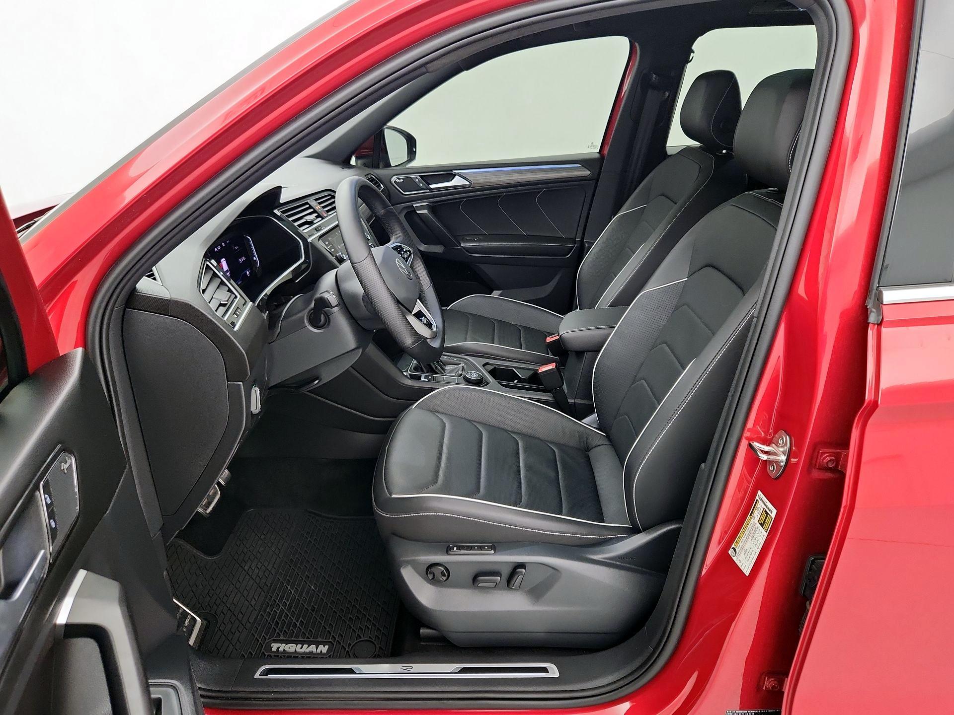 Thumbnail: 2024 Volkswagen Tiguan - 11