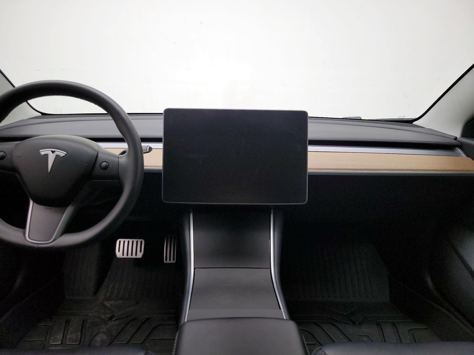 Thumbnail: 2020 Tesla Model 3 - 9