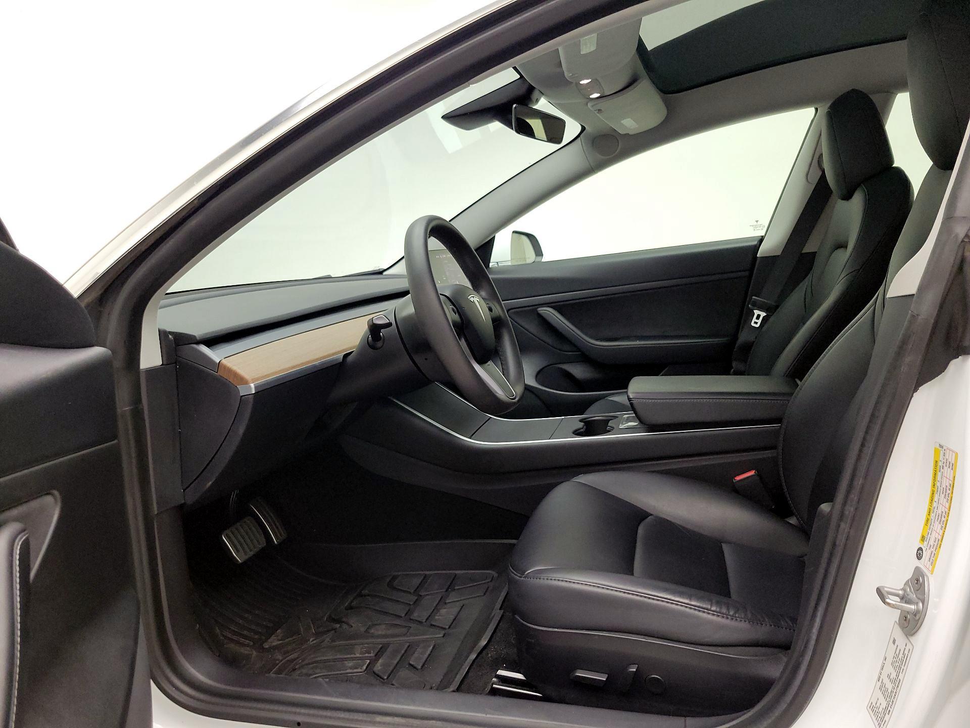 Thumbnail: 2020 Tesla Model 3 - 11