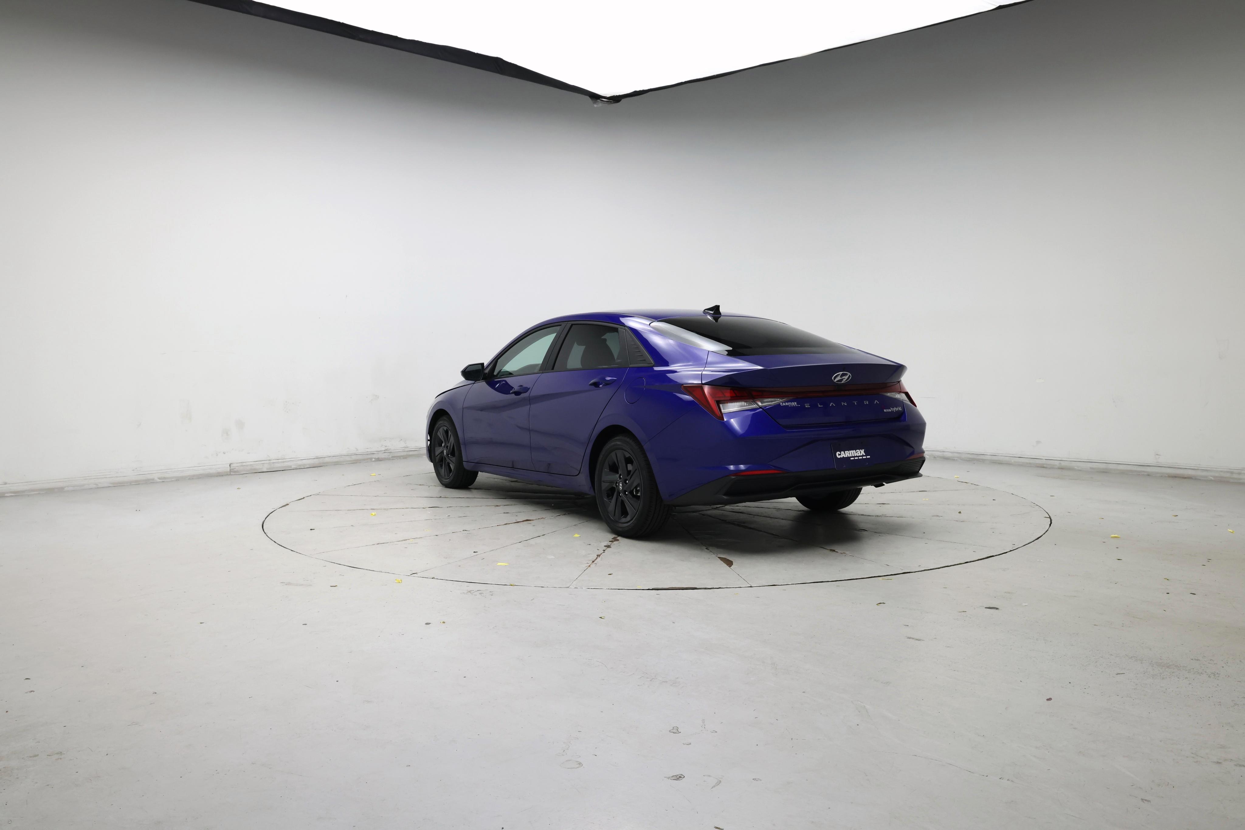 Thumbnail: 2023 Hyundai Elantra - 2