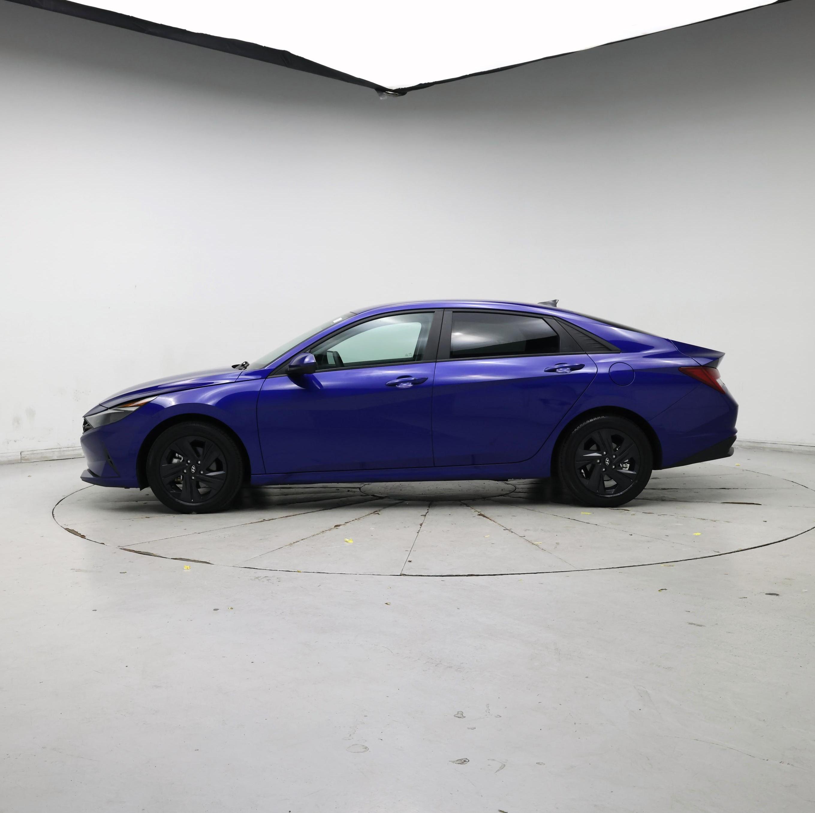 Thumbnail: 2023 Hyundai Elantra - 3