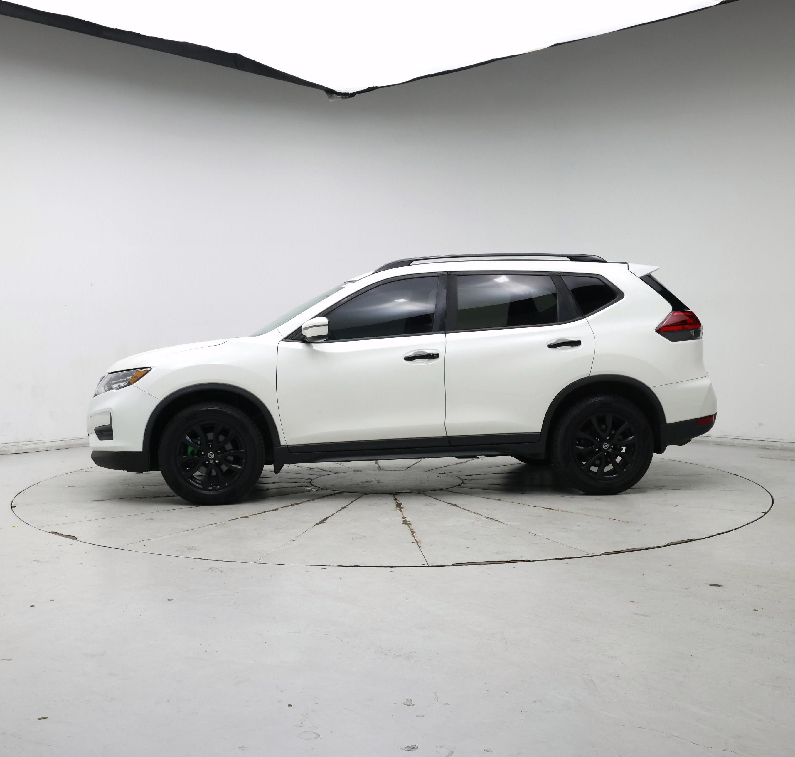 Thumbnail: 2017 Nissan Rogue - 3
