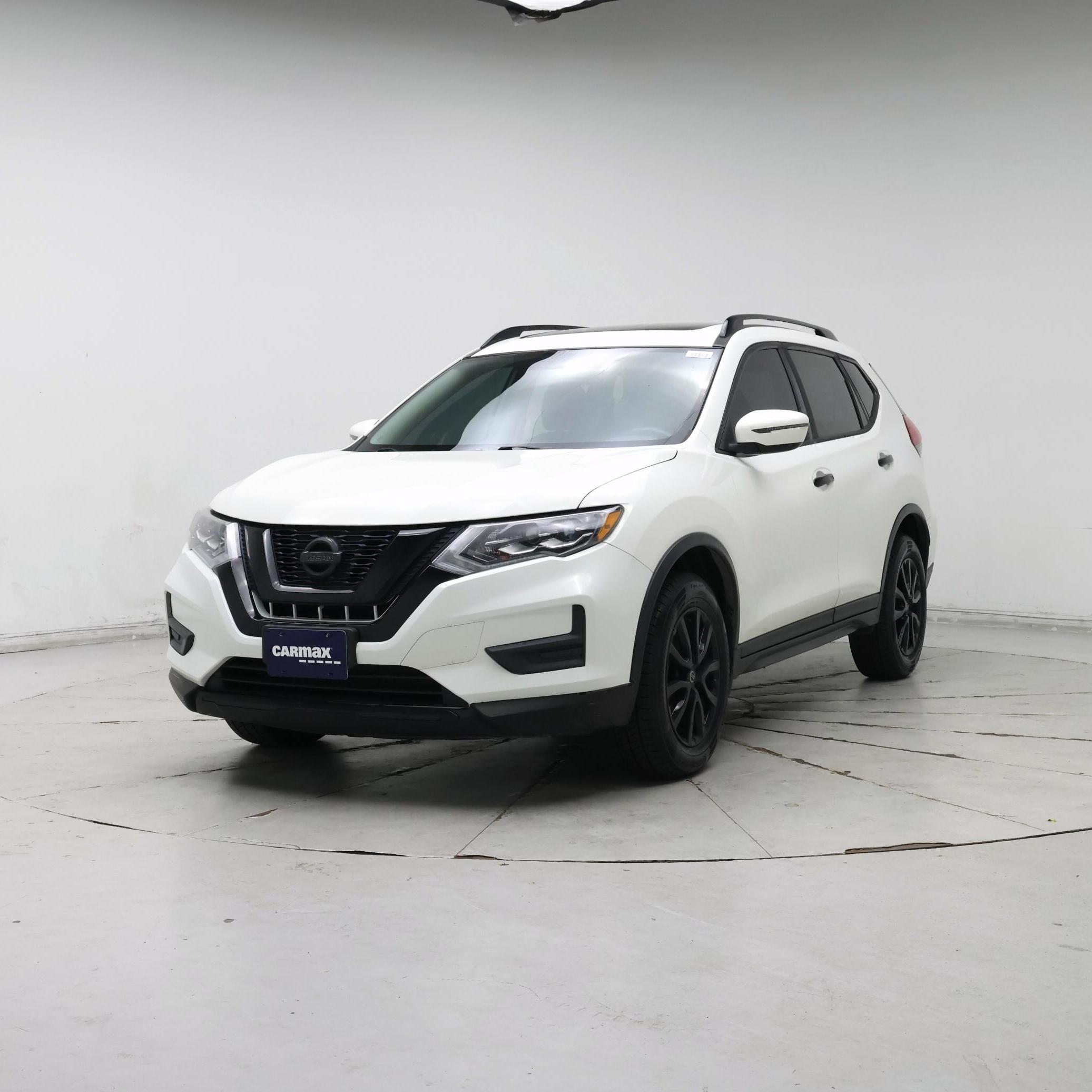 Thumbnail: 2017 Nissan Rogue - 4