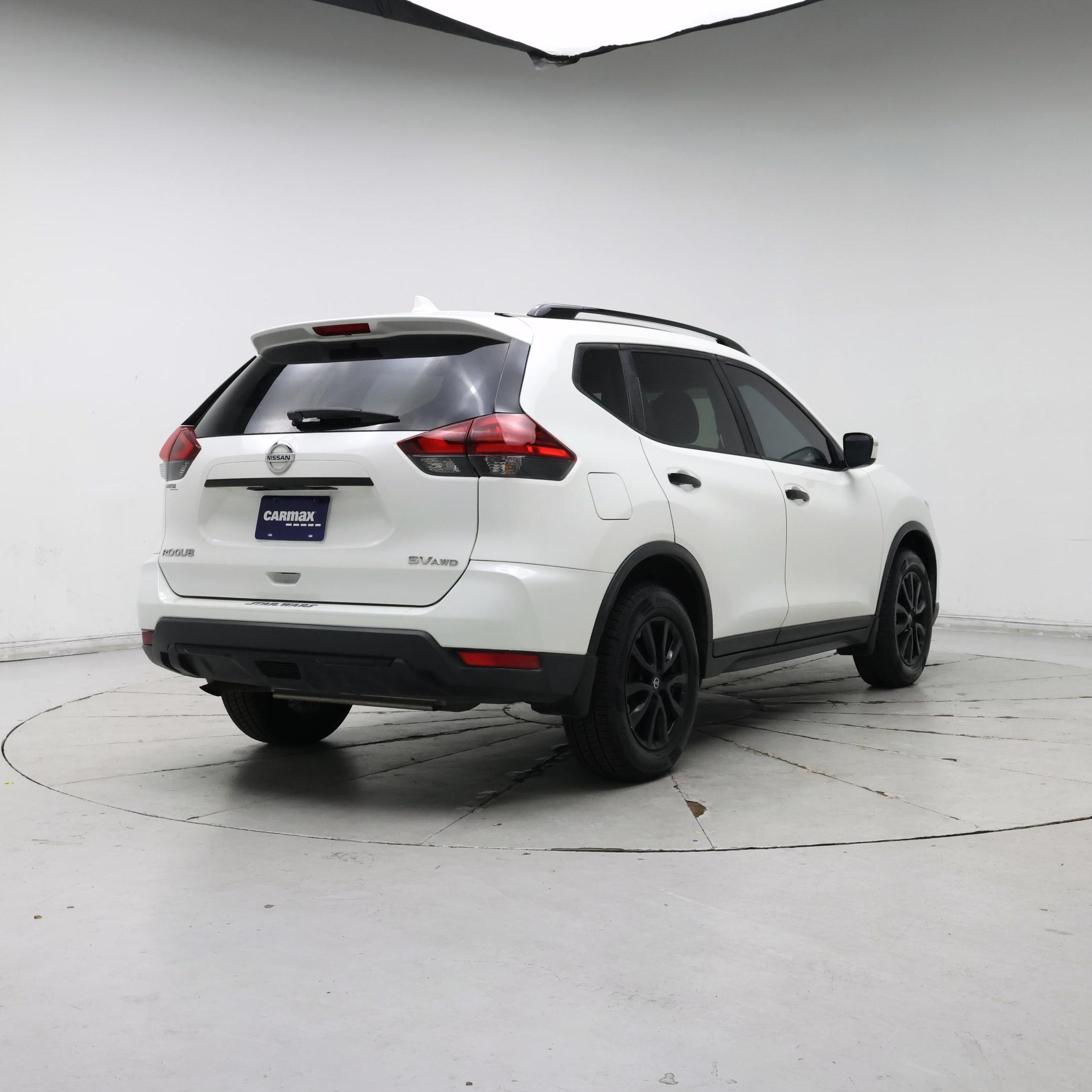 Thumbnail: 2017 Nissan Rogue - 8