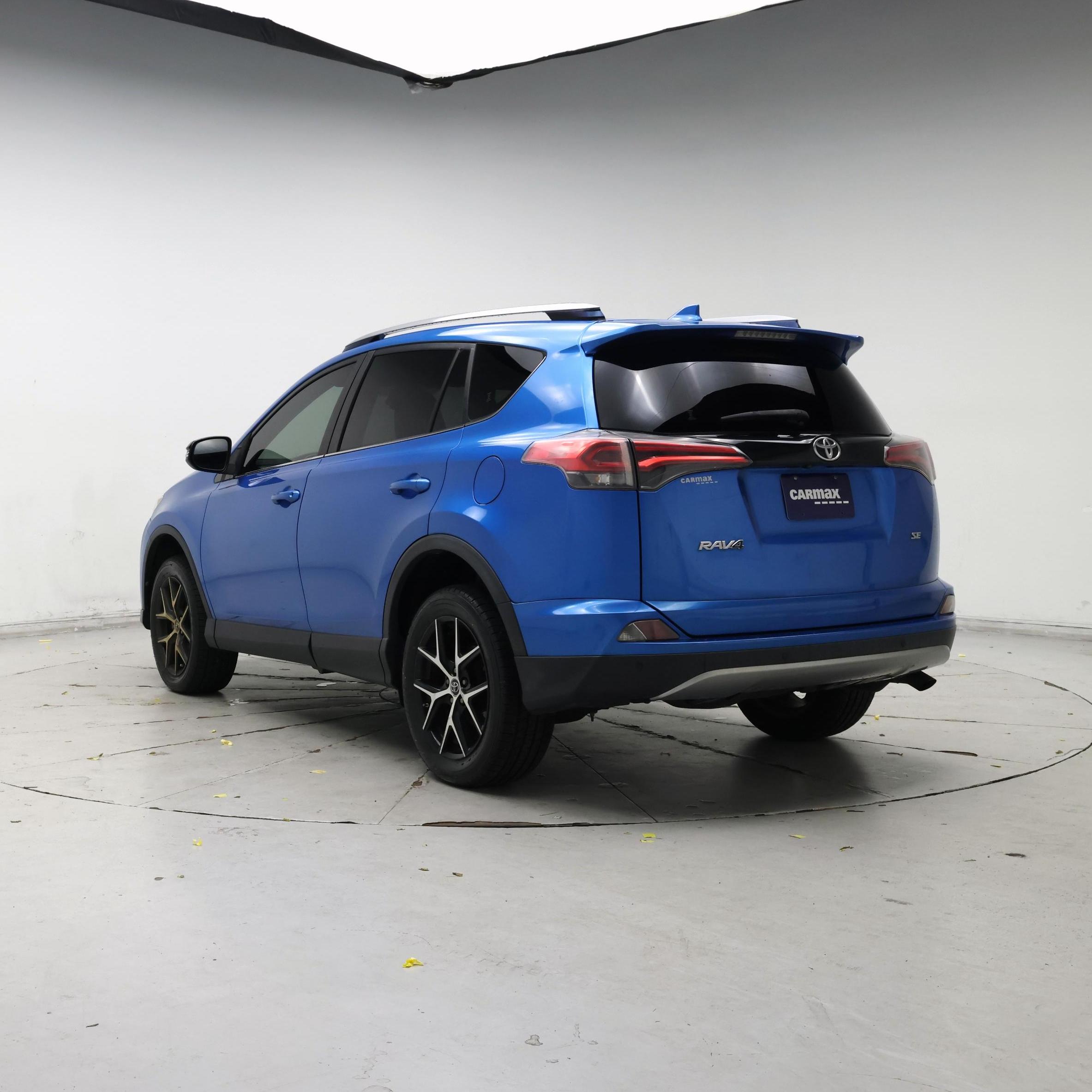 Thumbnail: 2017 Toyota RAV4 - 2