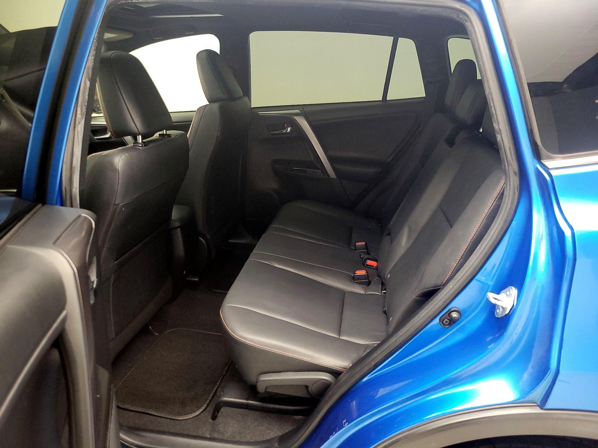Thumbnail: 2017 Toyota RAV4 - 20