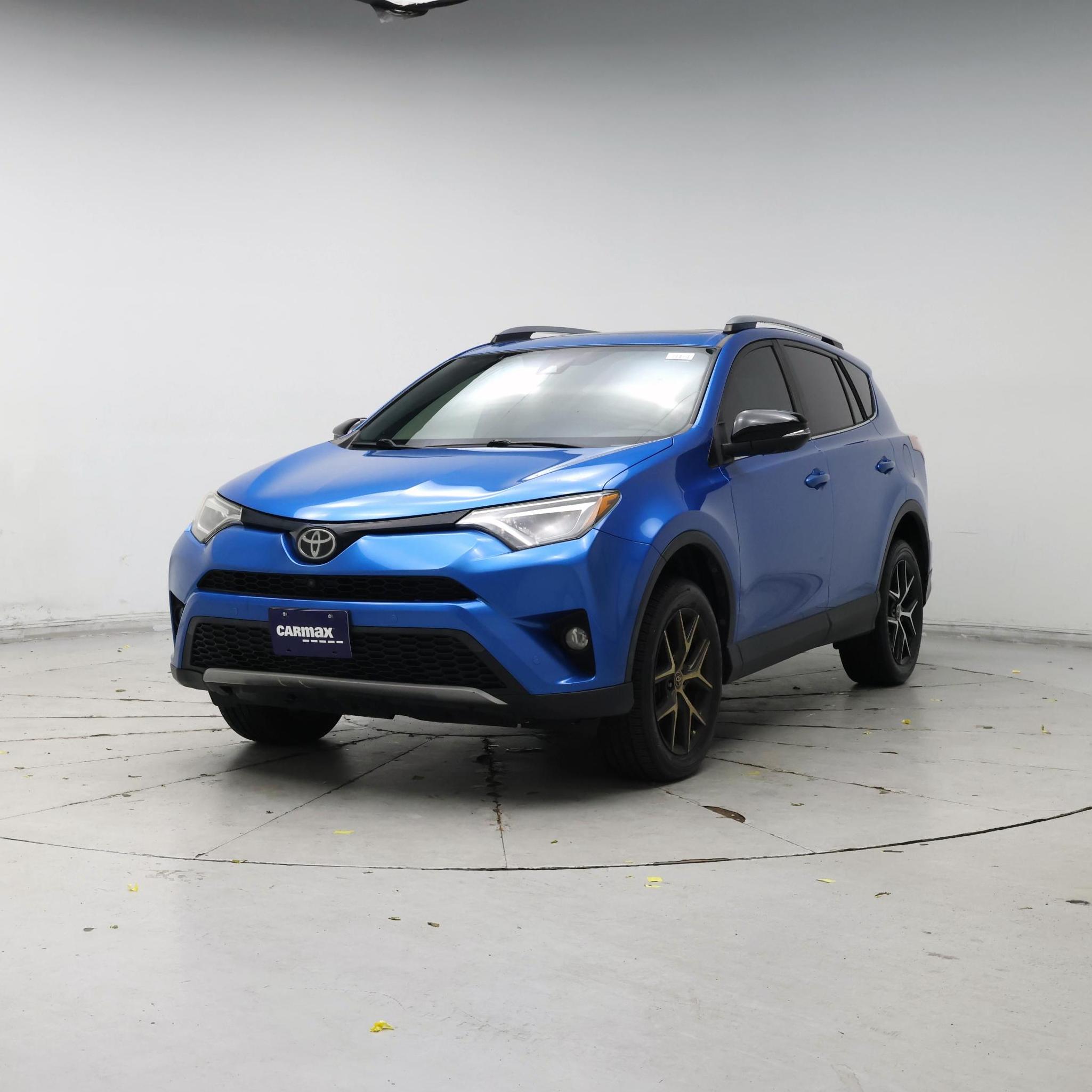 Thumbnail: 2017 Toyota RAV4 - 4