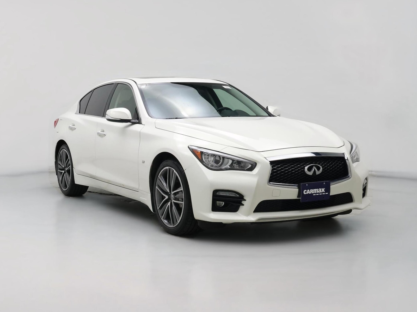 2015 INFINITI Q50