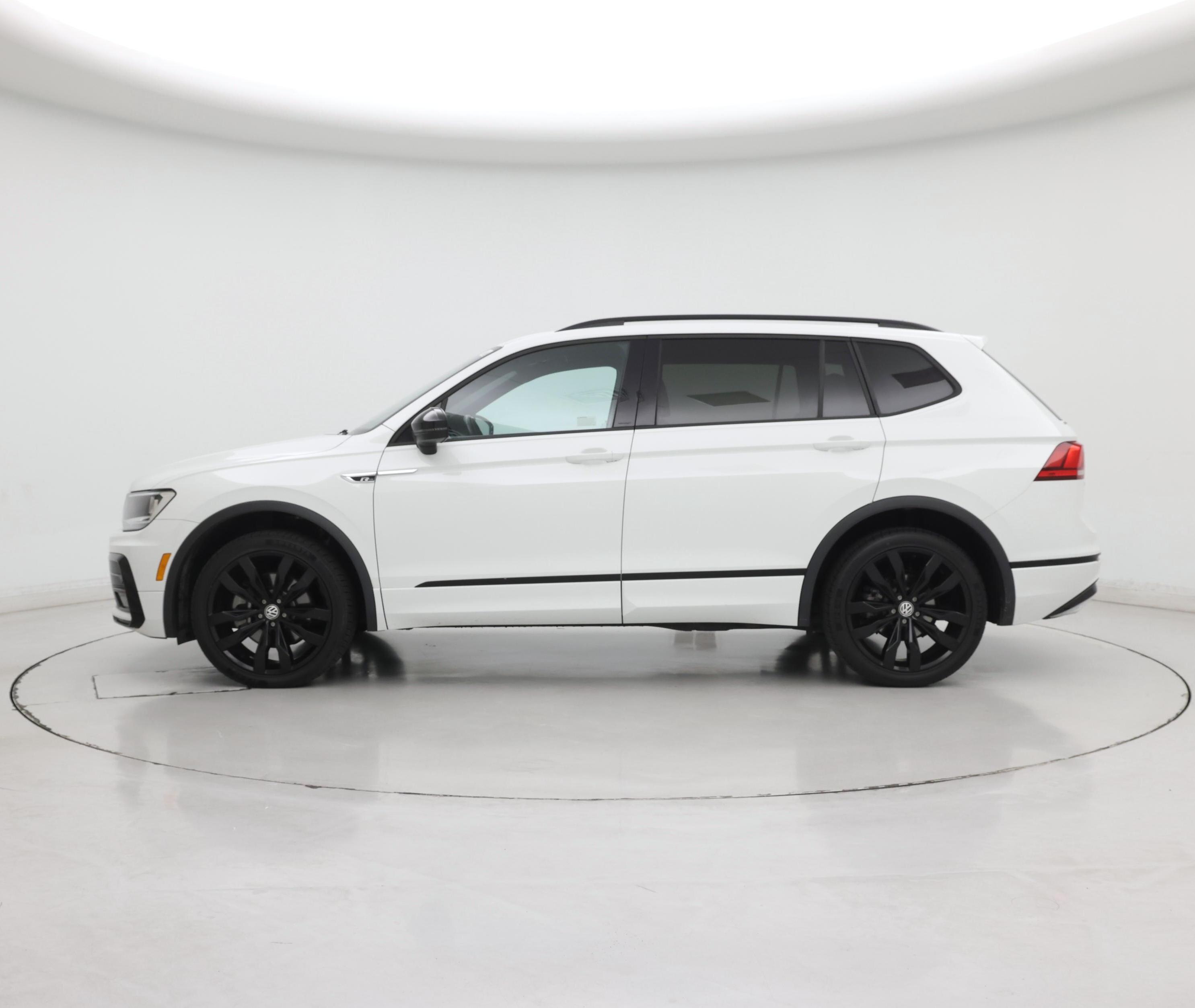 Thumbnail: 2021 Volkswagen Tiguan - 3