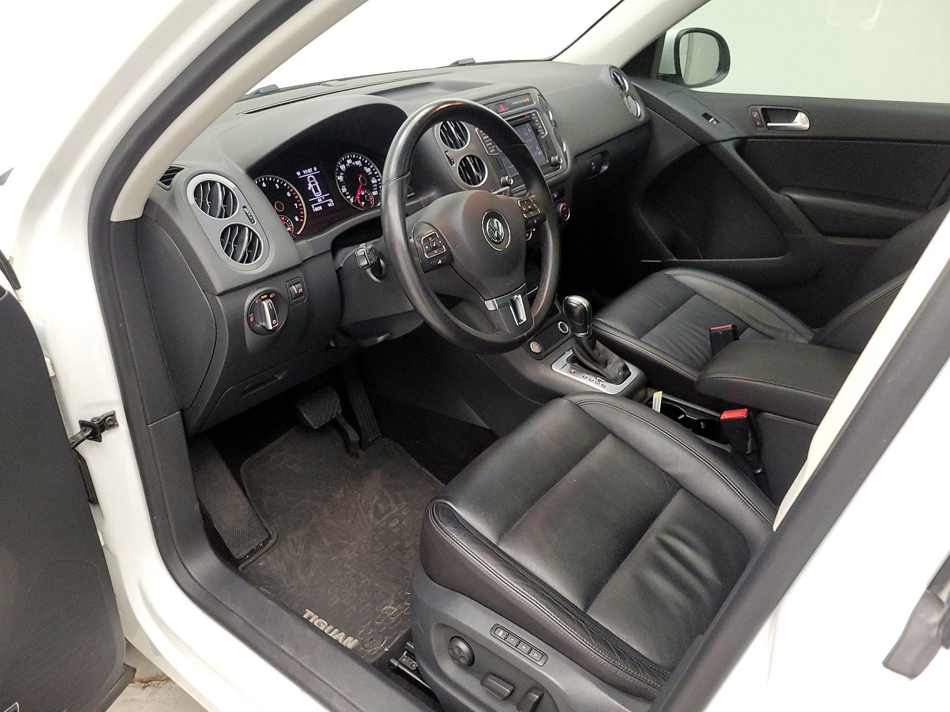 Thumbnail: 2016 Volkswagen Tiguan - 11