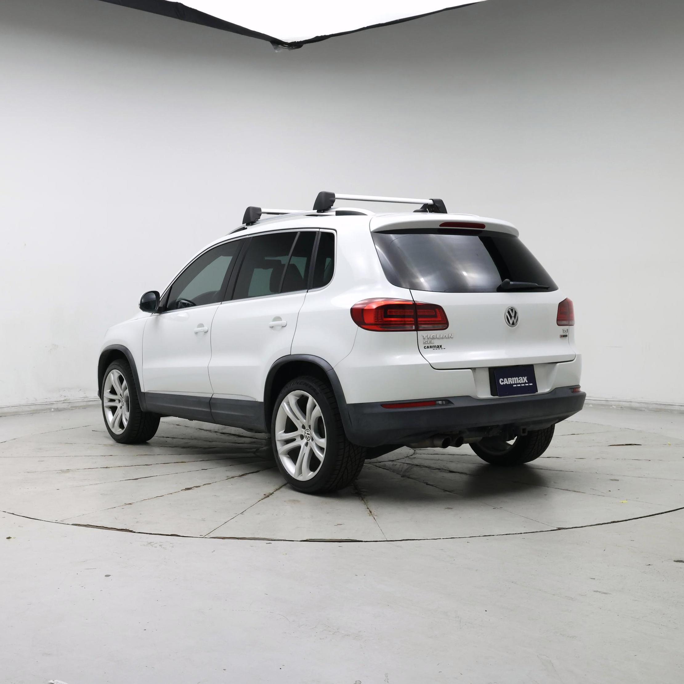 Thumbnail: 2016 Volkswagen Tiguan - 2