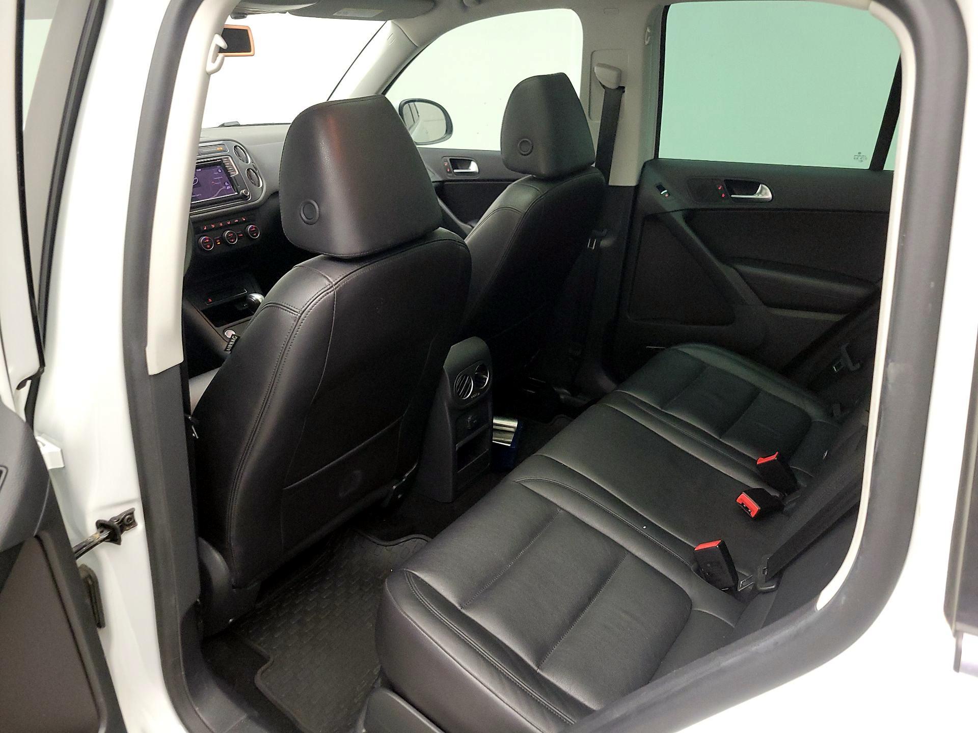 Thumbnail: 2016 Volkswagen Tiguan - 20